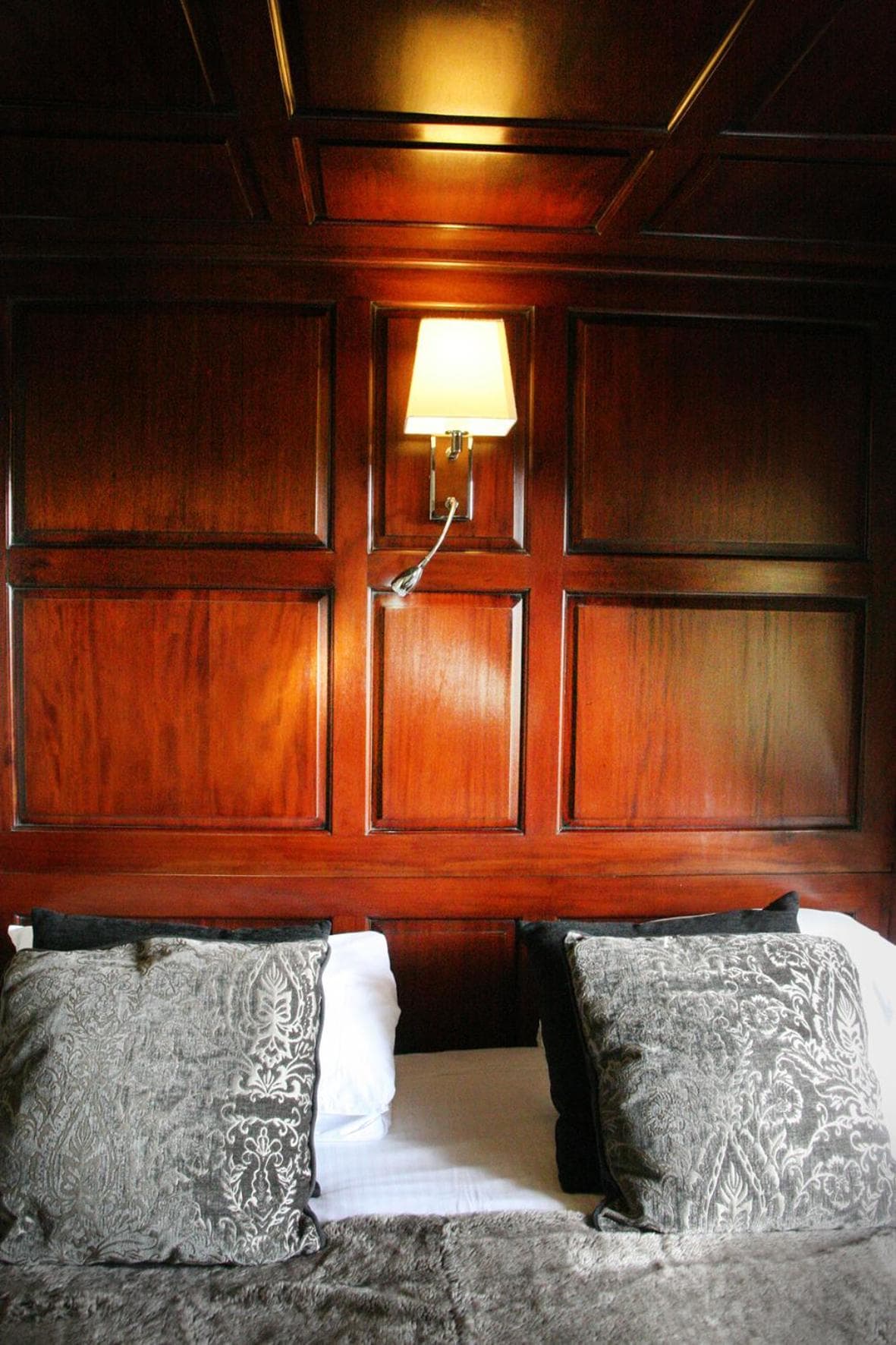 TOWNHOUSE ROOMS