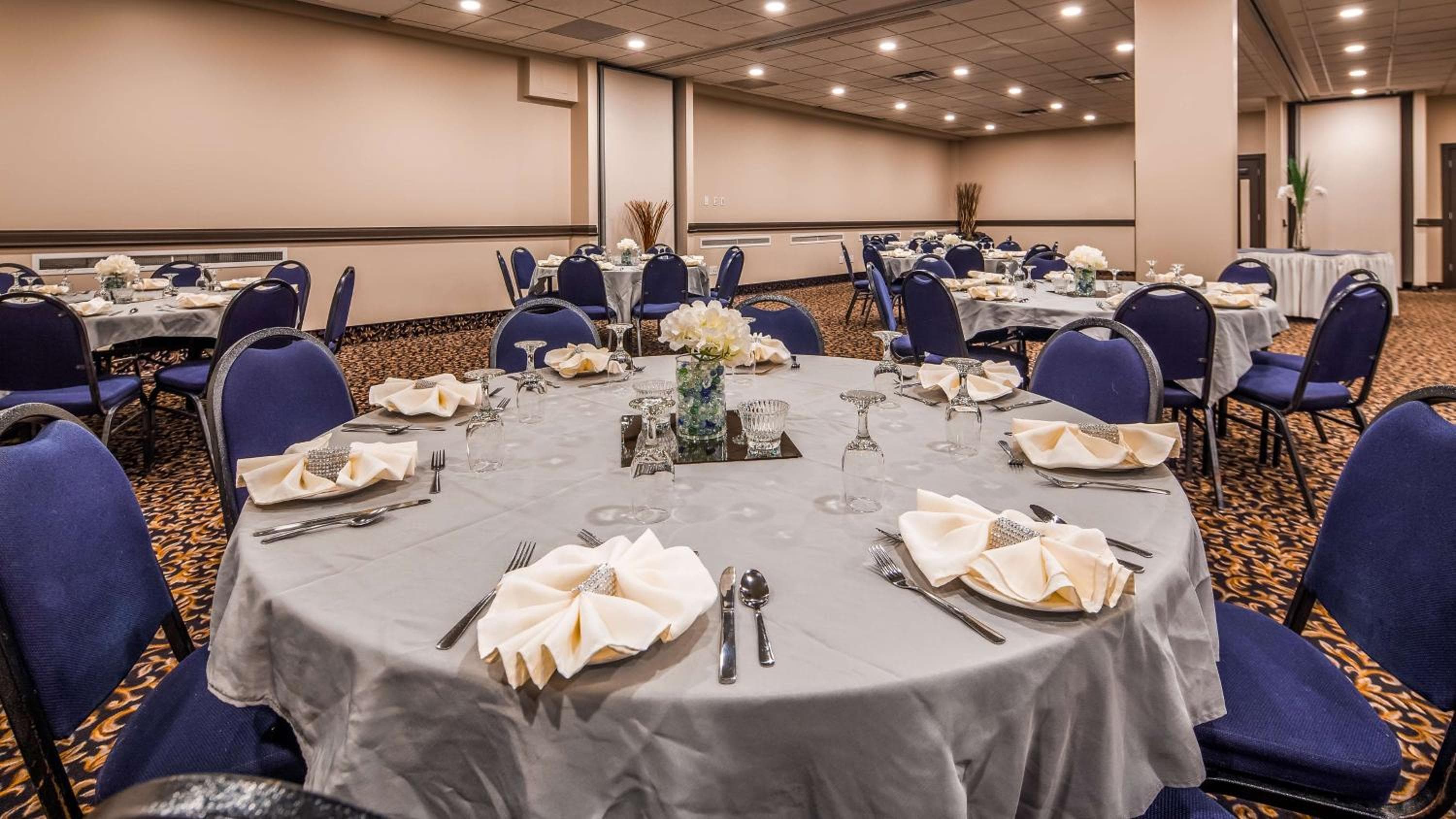 Seven Oaks Hotel Regina, SureStay Collection by Best Western