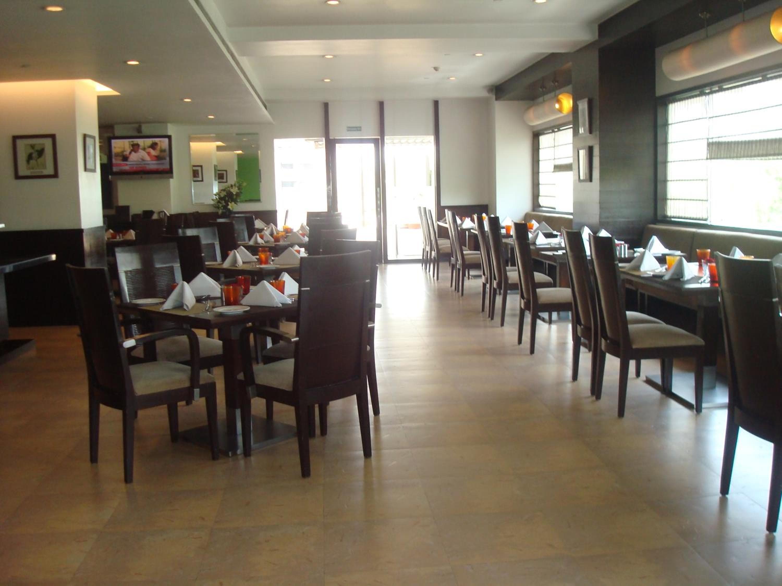 Hotel The Hans - Connaught Place, New Delhi