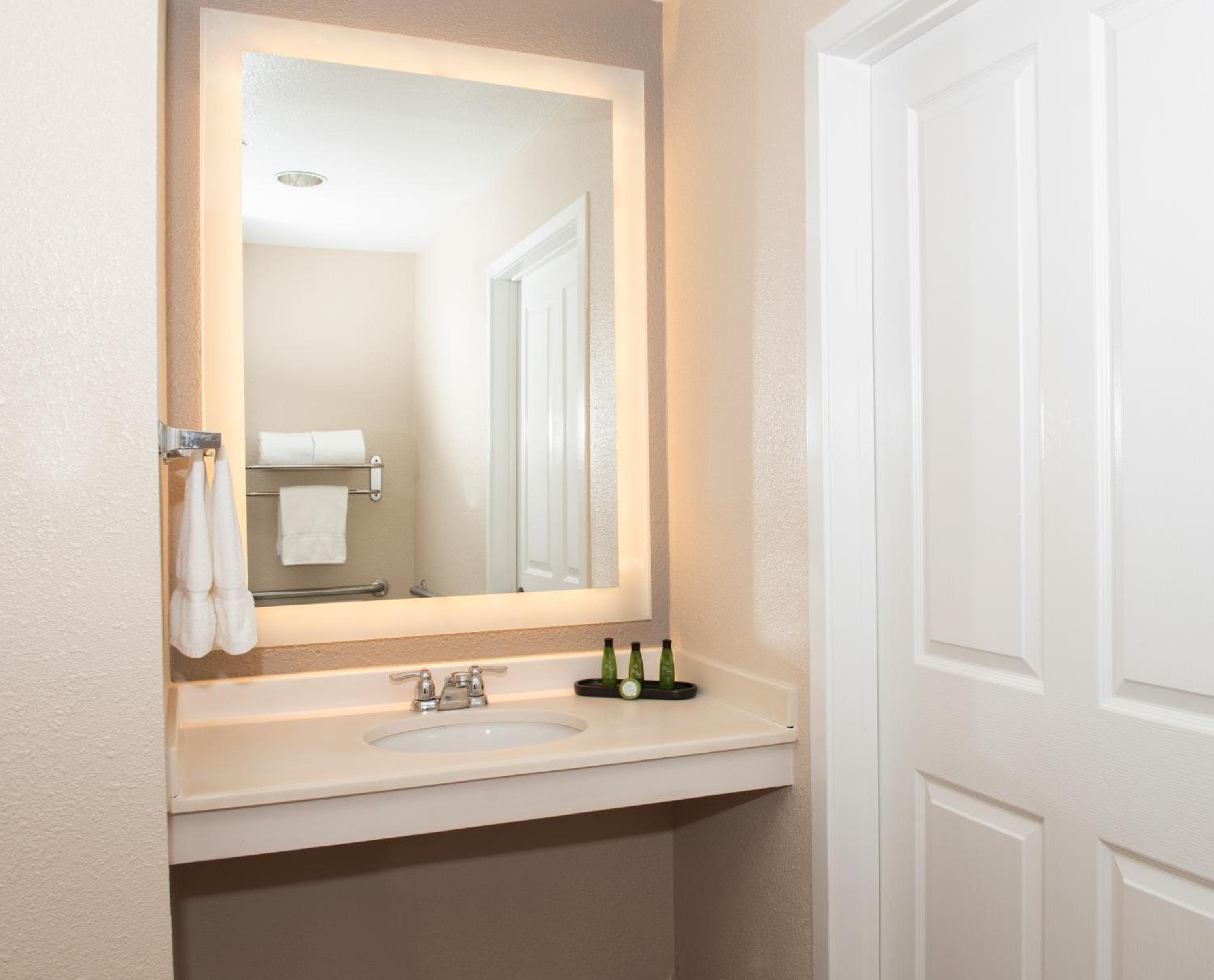 Larkspur Landing Extended Stay Suites South San Francisco