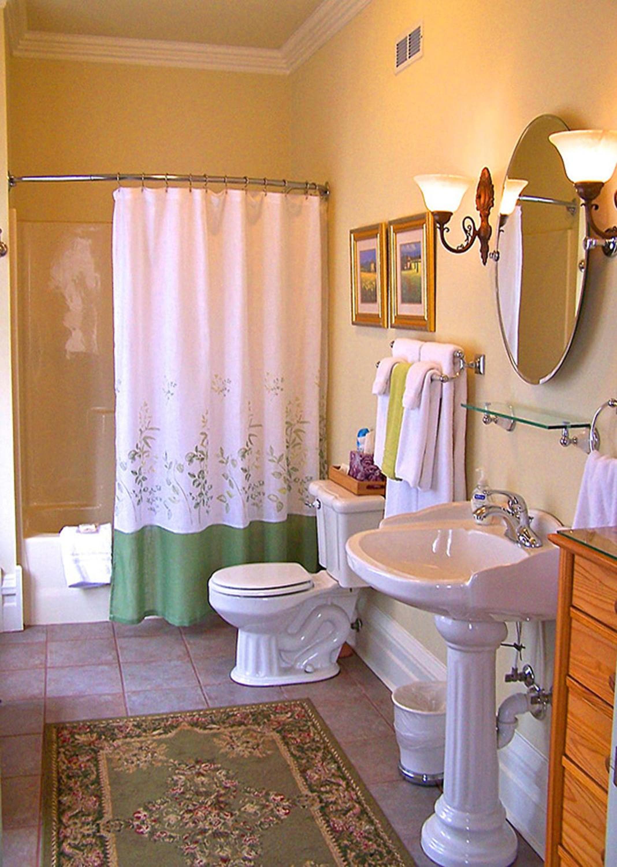 Chez Lyndon Manor