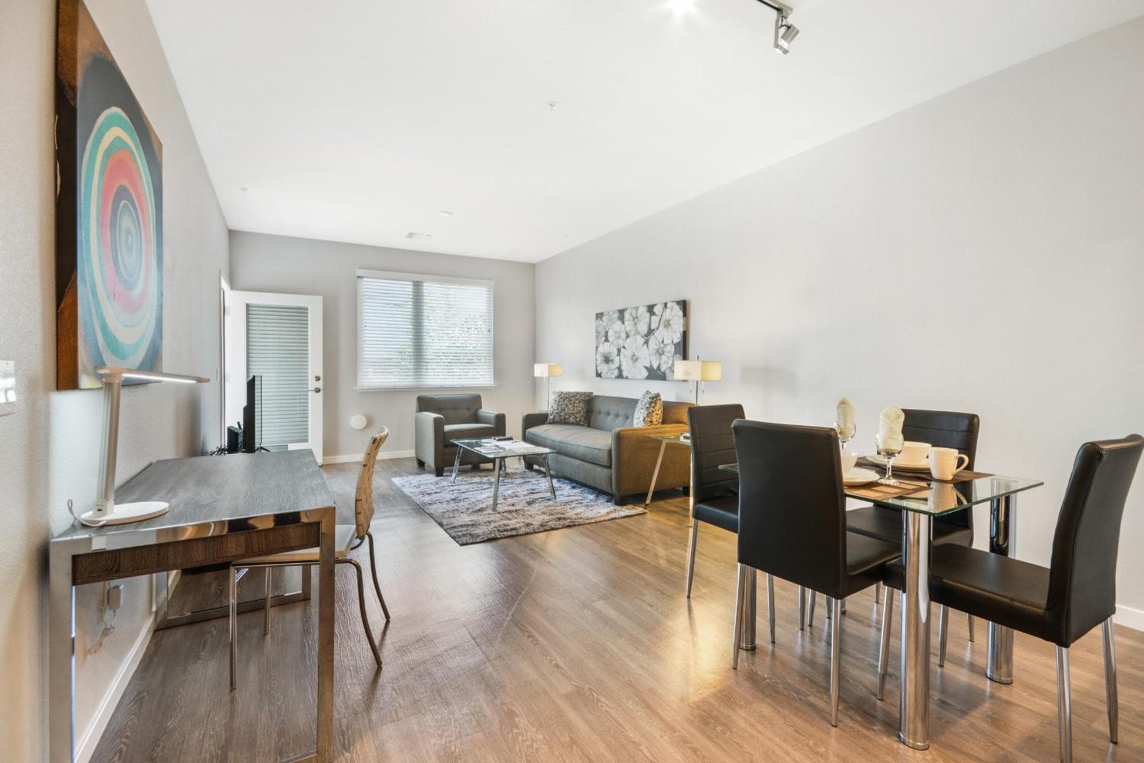 Global Luxury Suites in Menlo Park