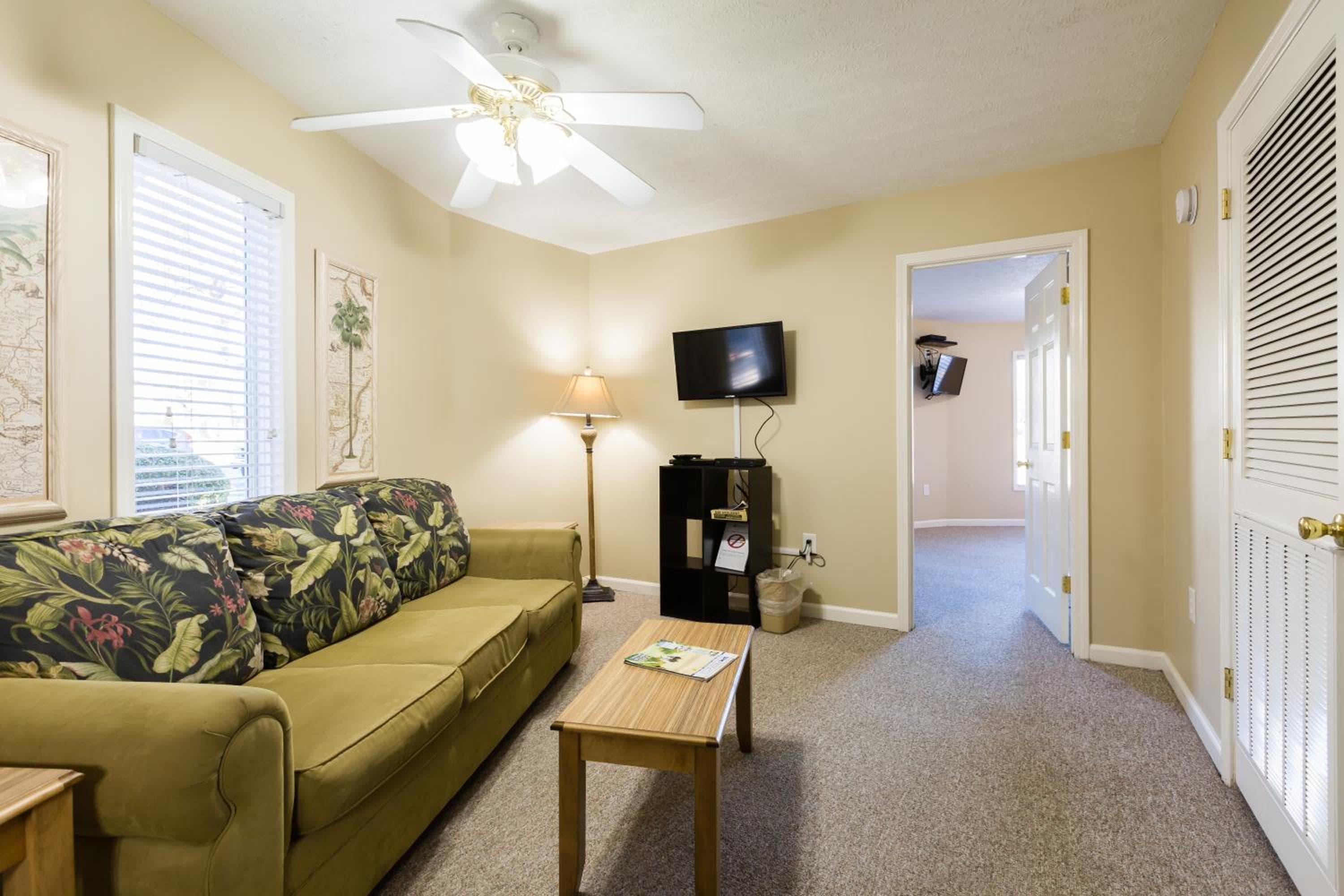 Country Club Villas