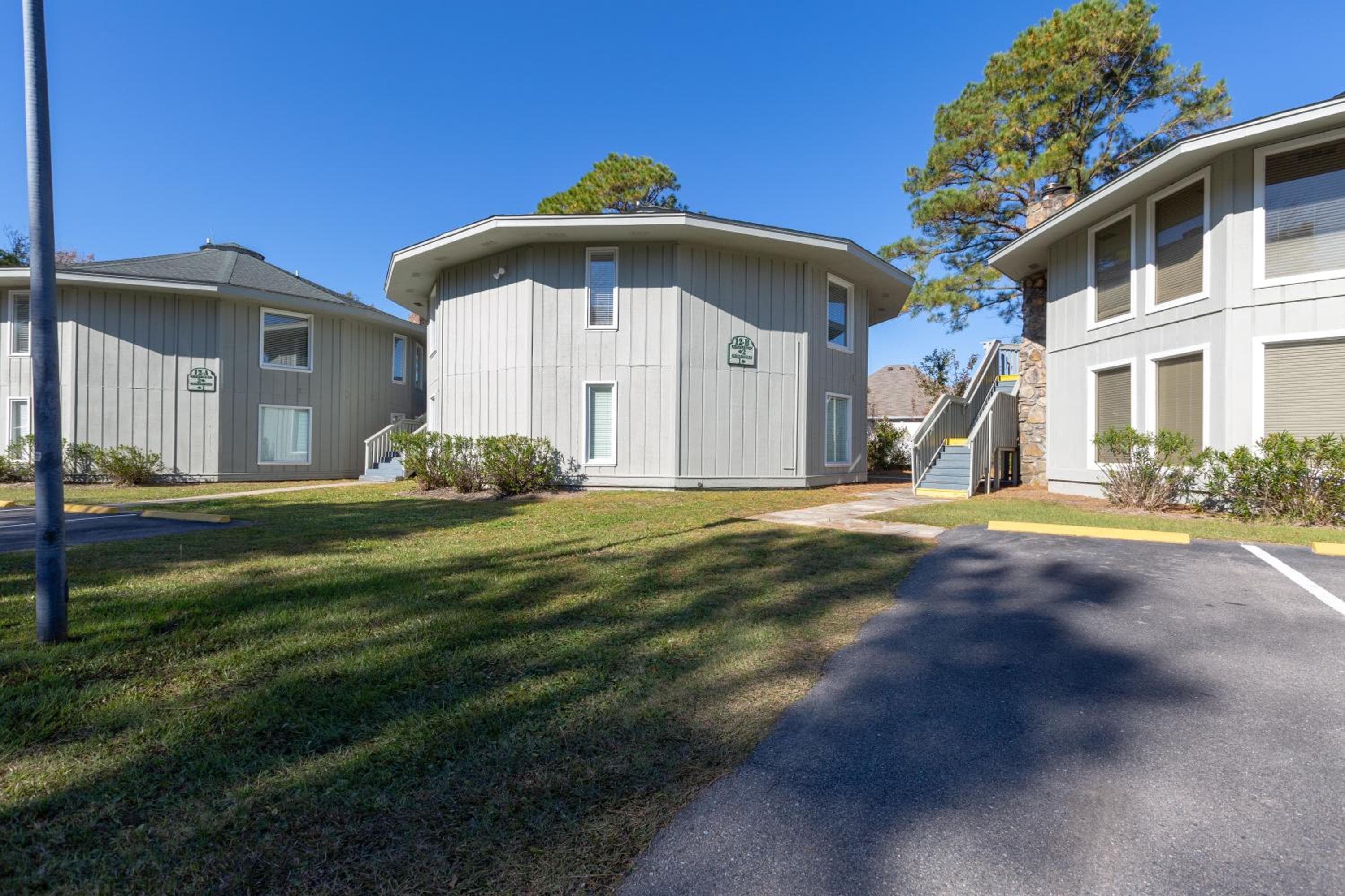 Country Club Villas