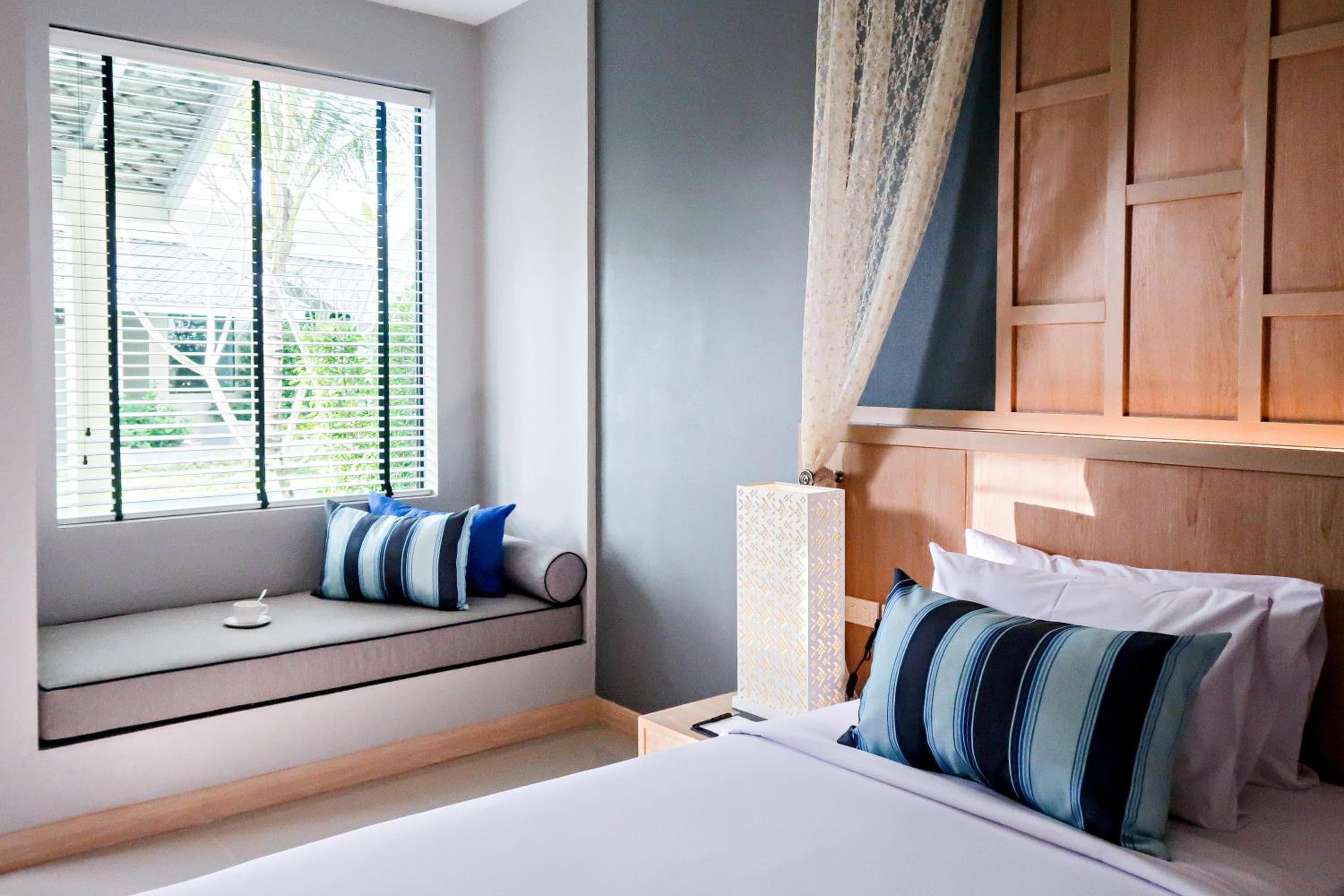CRAFT Resort & Villas, Phuket Town - scheduled shuttle to Phuket Old Town