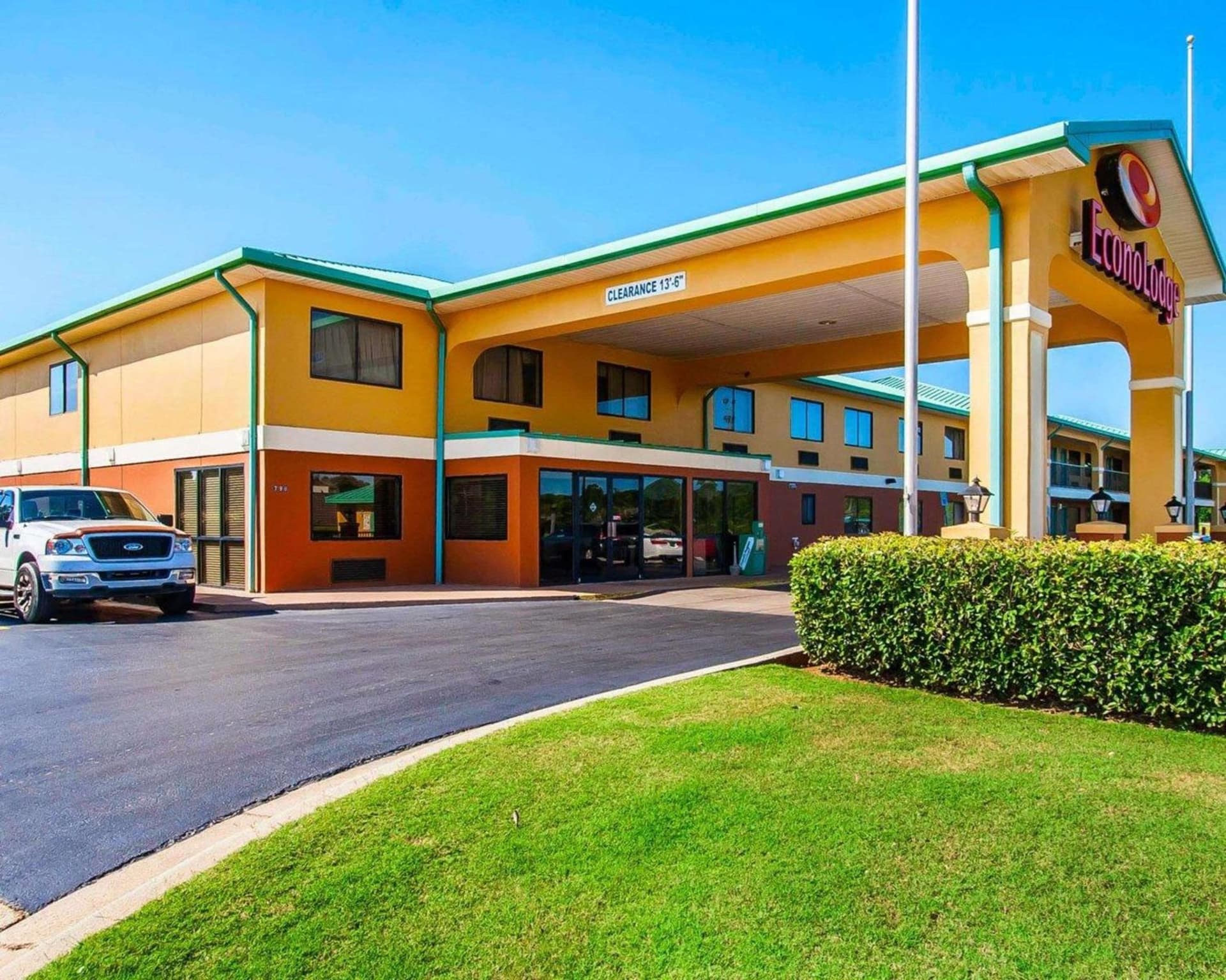 Motel 6 Prattville AL