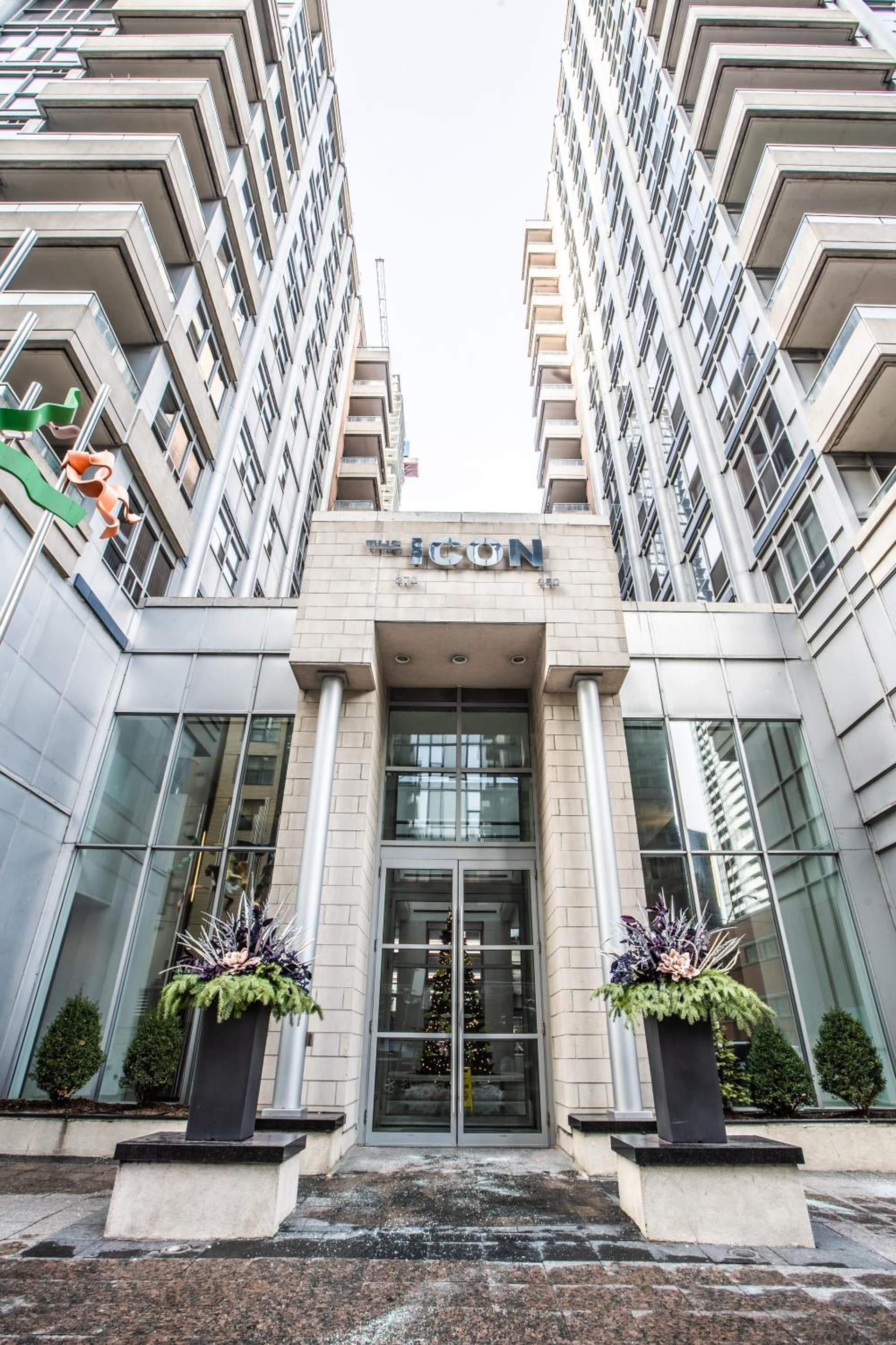 AOC Suites - Heart of Downtown Condo