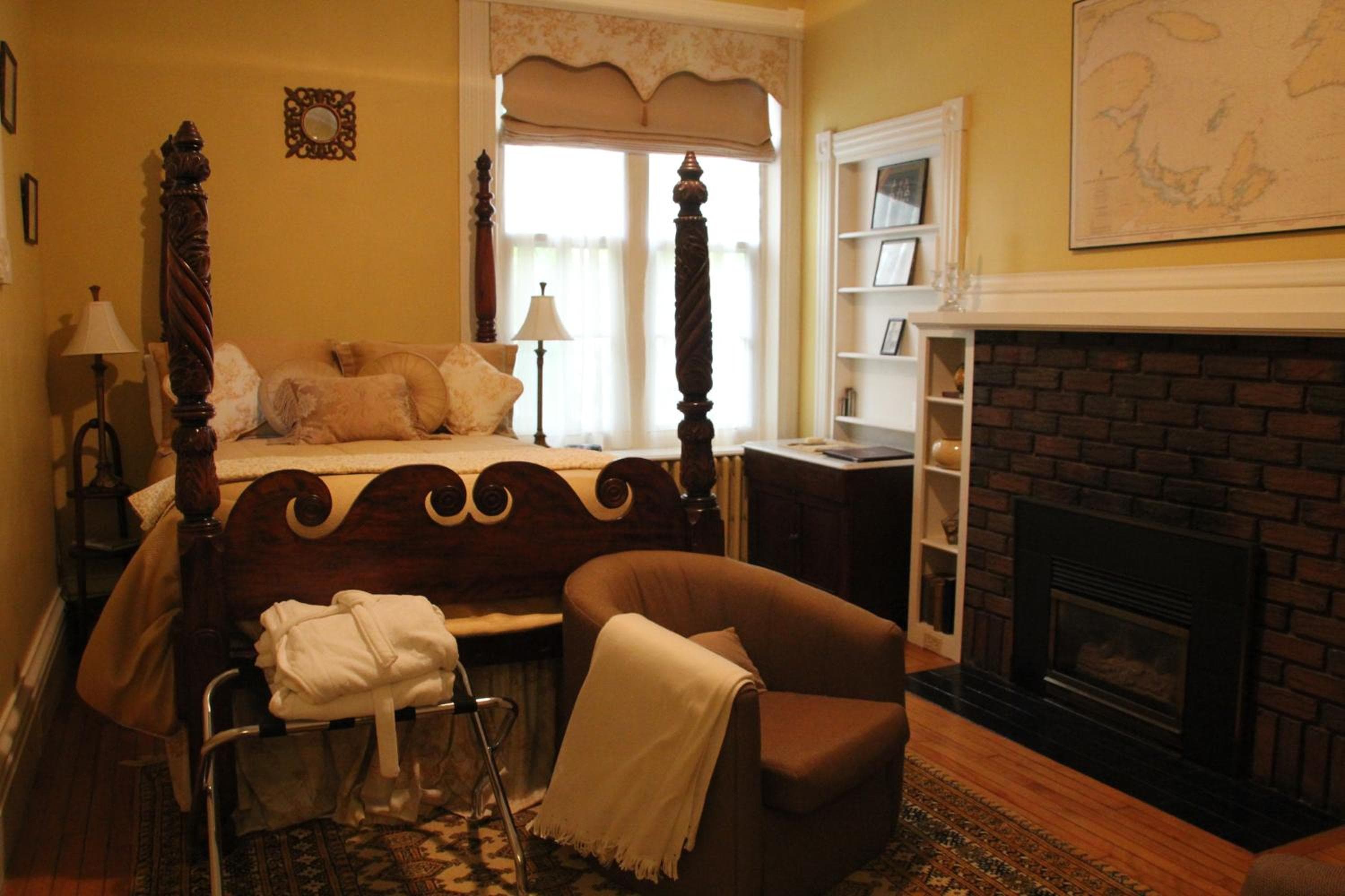 Shipwright Inn
