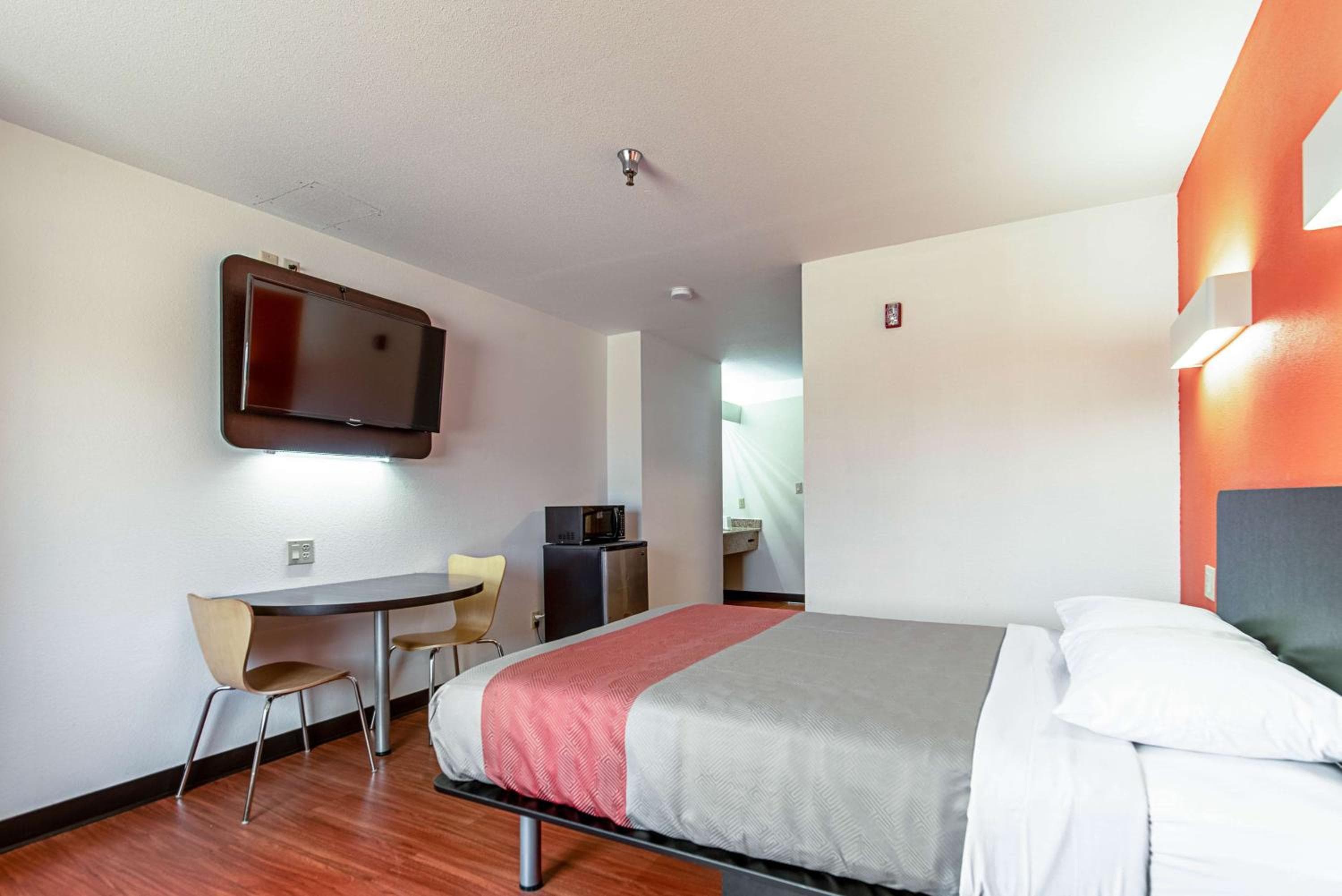 Motel 6-Lebanon, IN