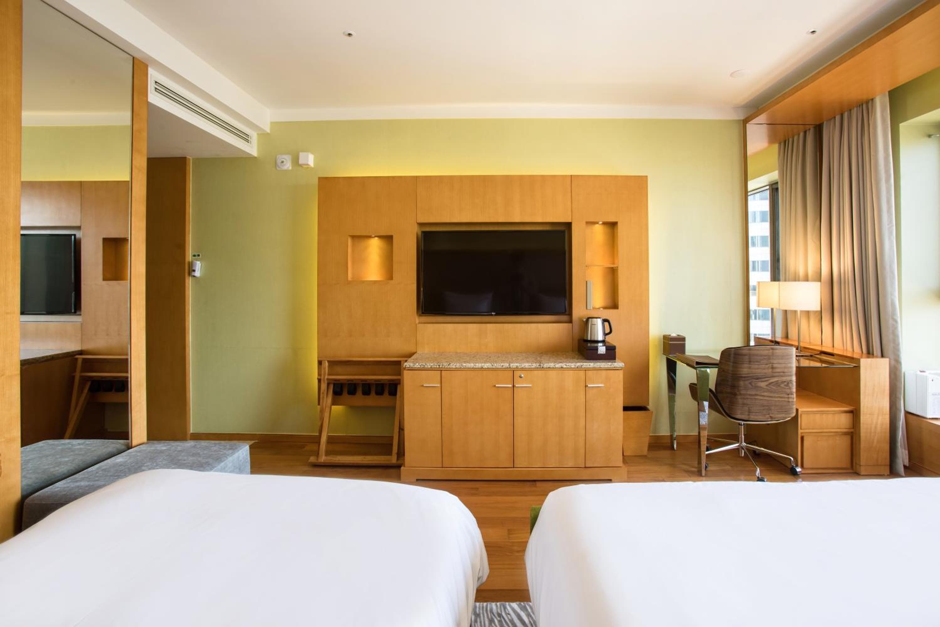 Baymond Hotel