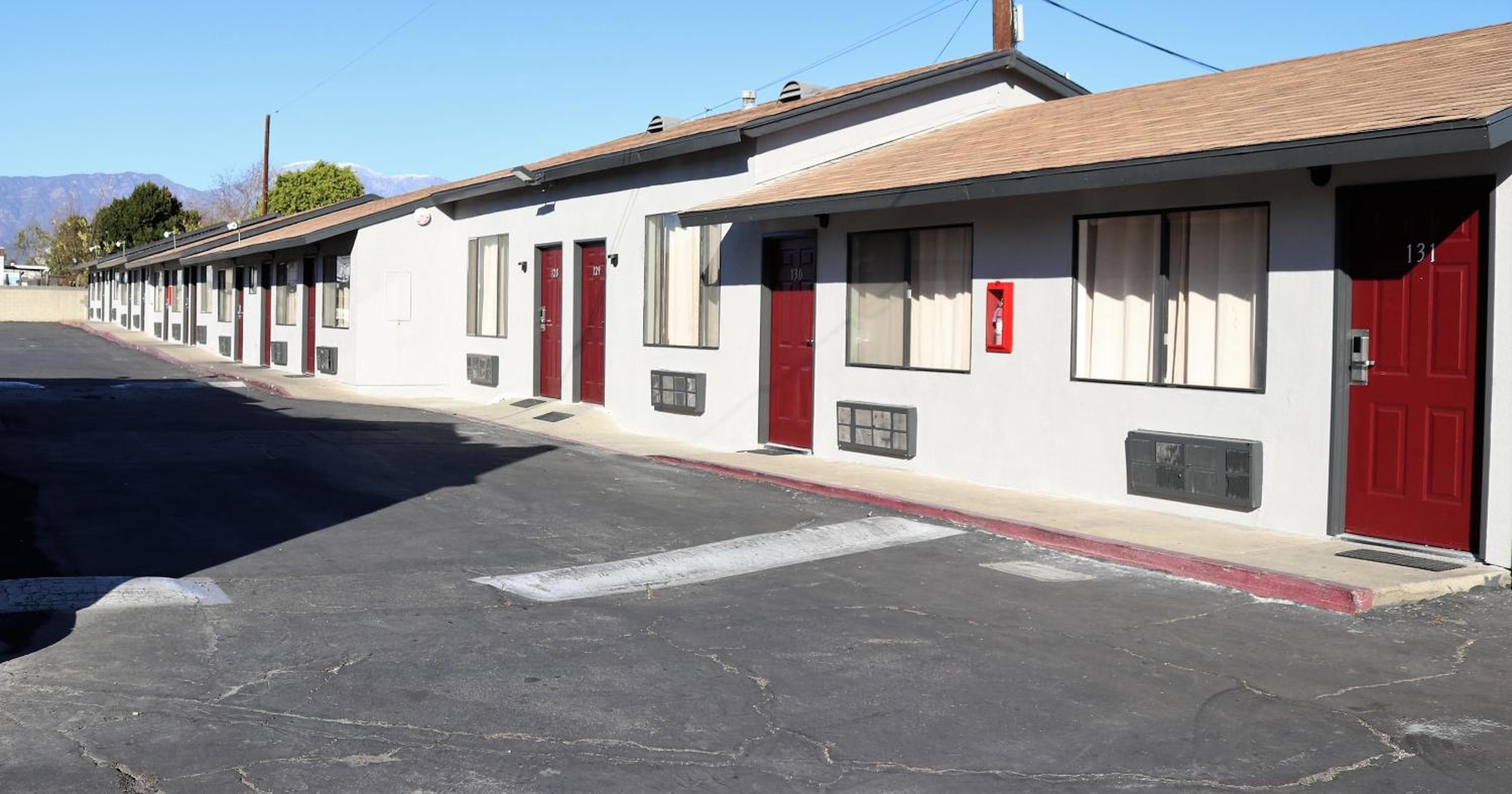 Palm Inn Motel - Montclair