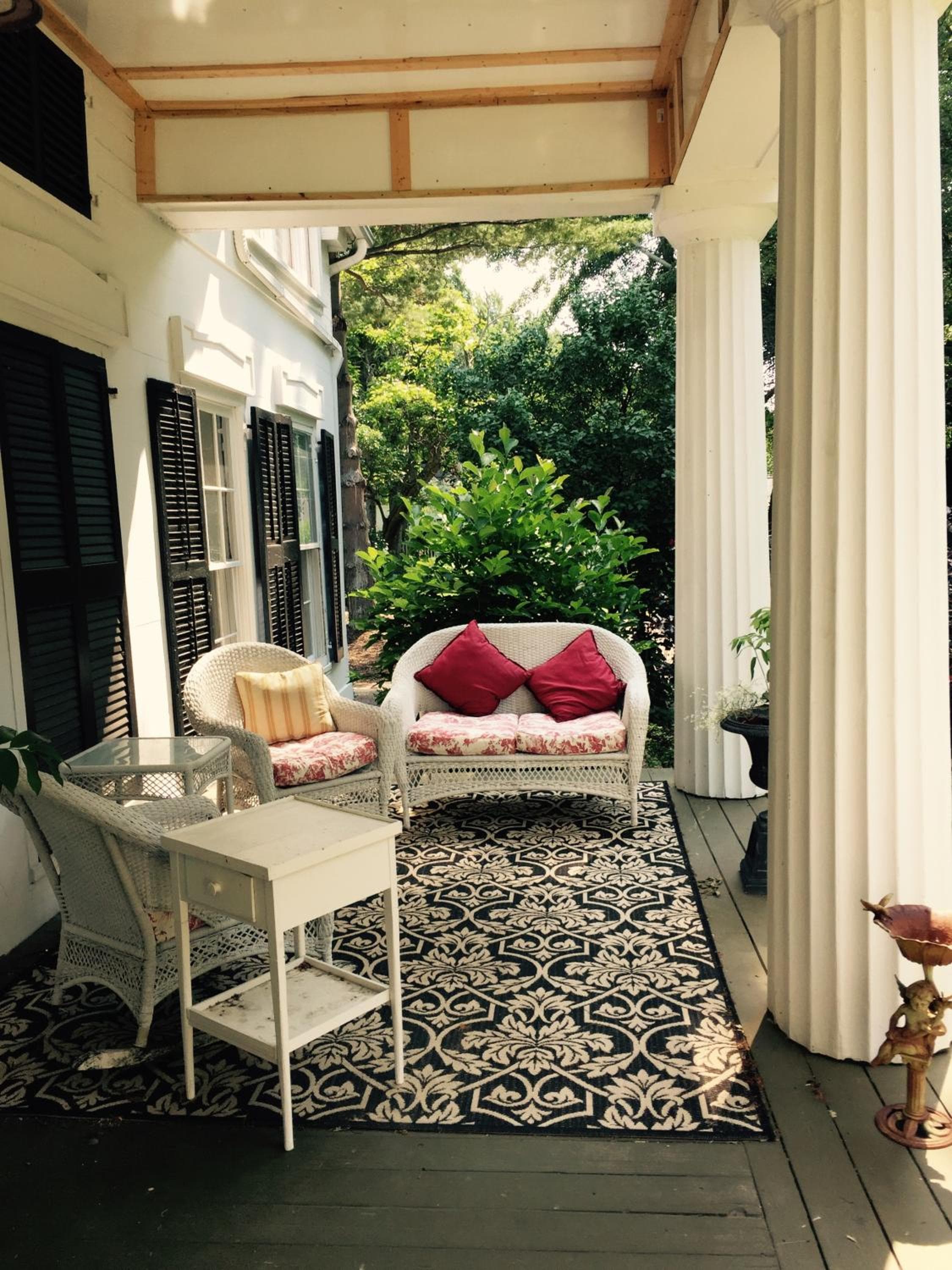 Niagara Gorge Mansion in Historic Village 5 Minutes from Falls