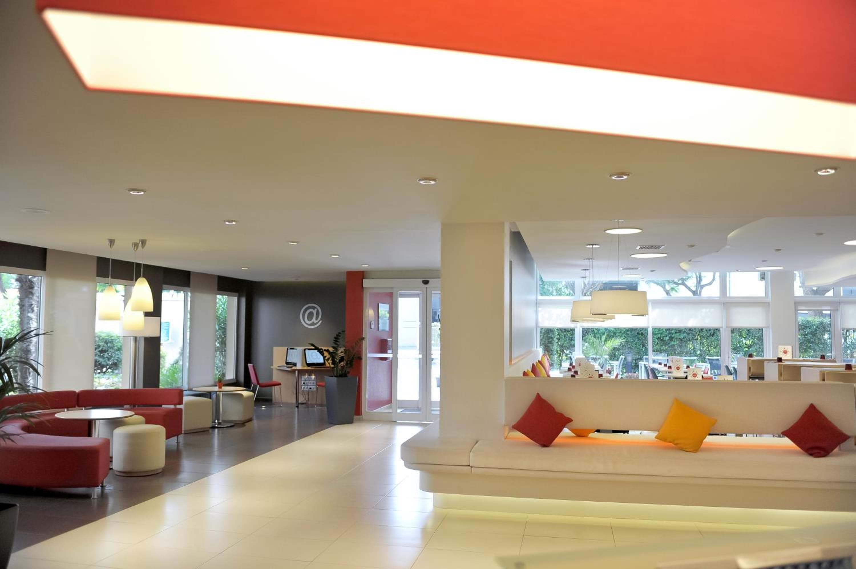 Ibis Cornella