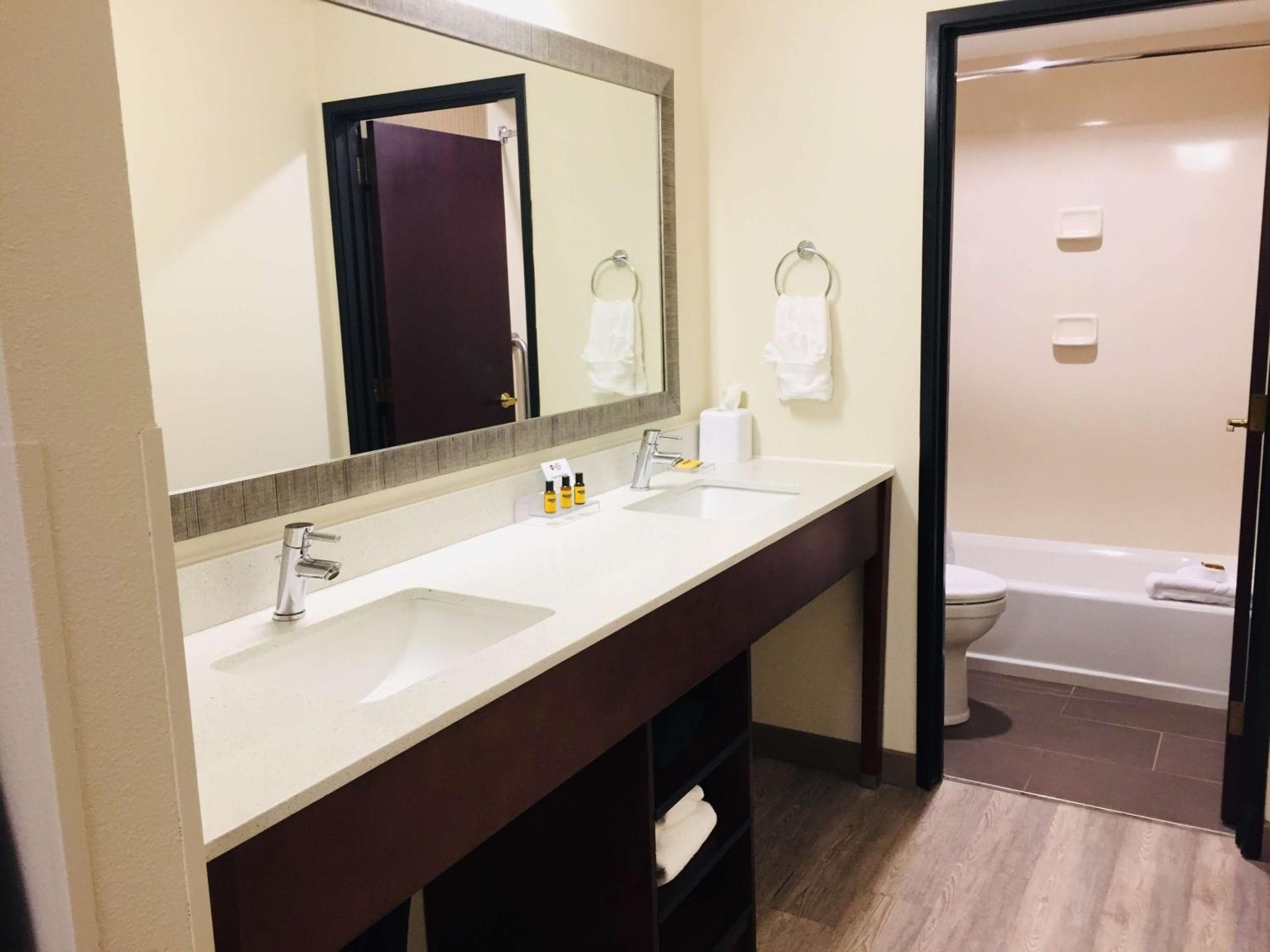 Best Western Plus Portland Airport Hotel & Suites