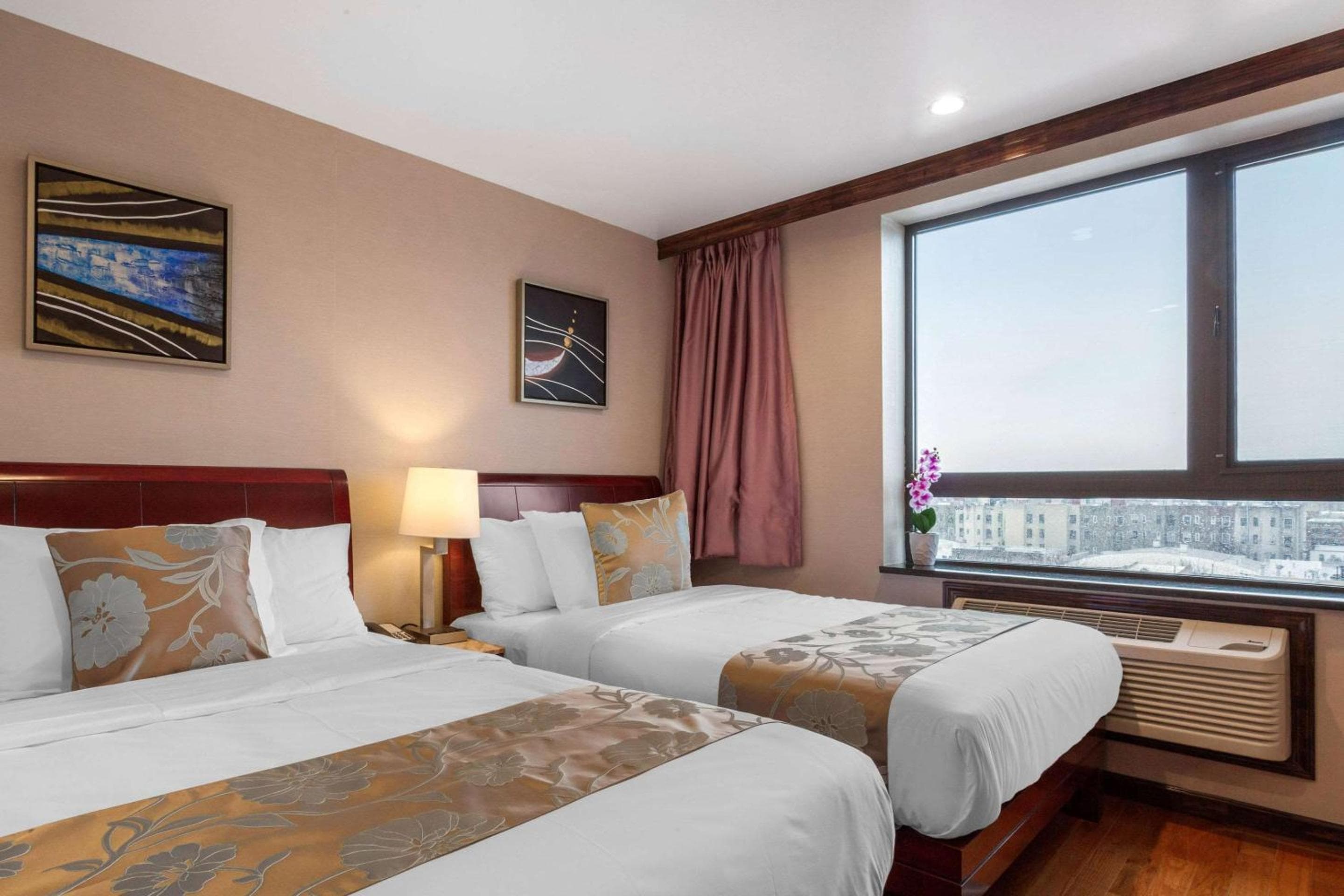 The L Hotel