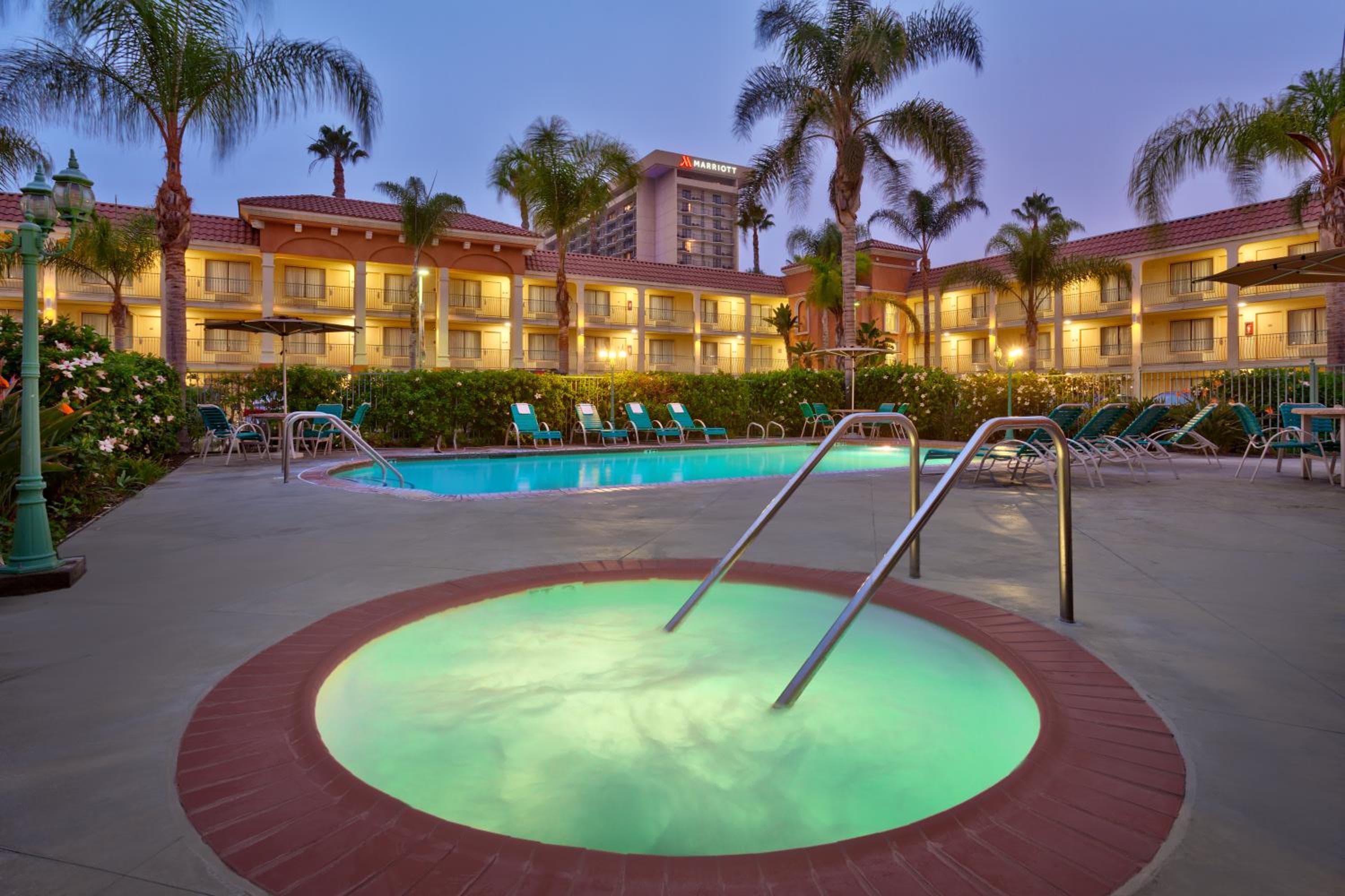 Cortona Inn and Suites Anaheim Resort