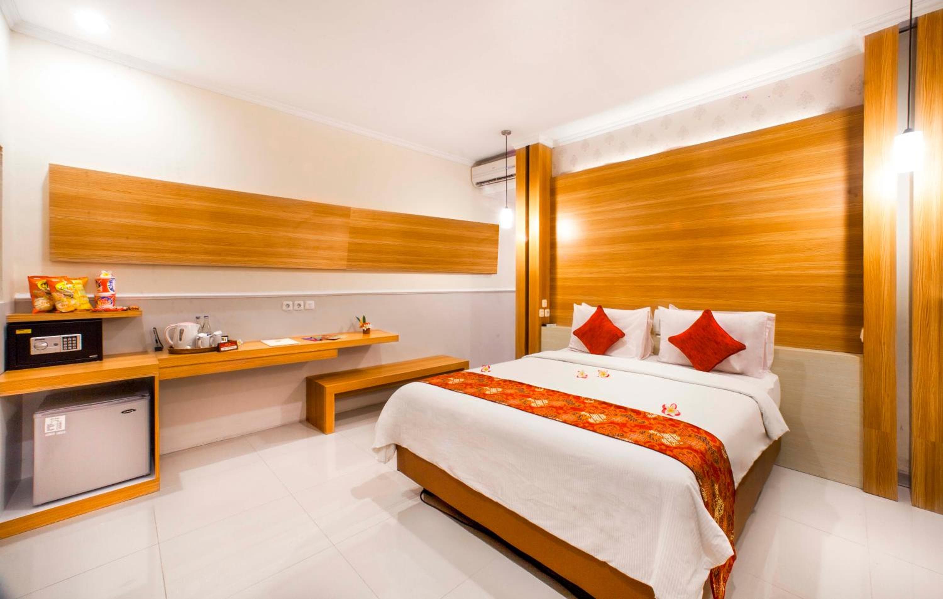 Bali Taman Beach Resort & Spa Lovina
