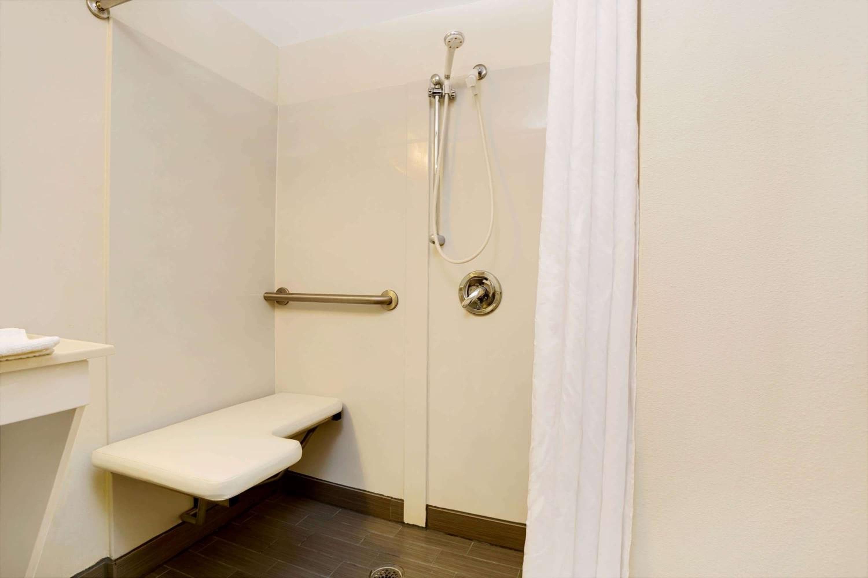 Wingate by Wyndham Raleigh Durham / Airport
