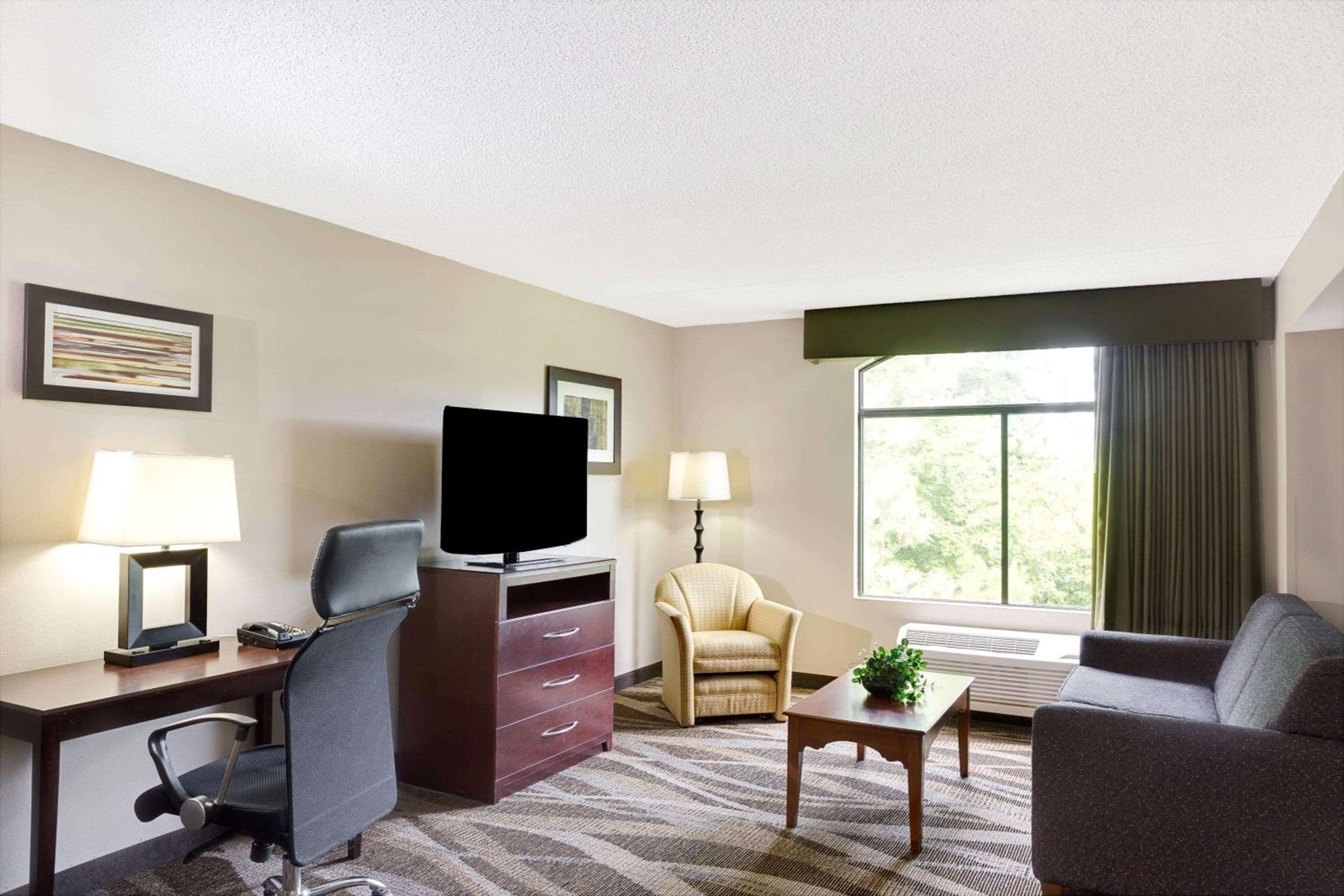 Wingate by Wyndham Raleigh Durham / Airport