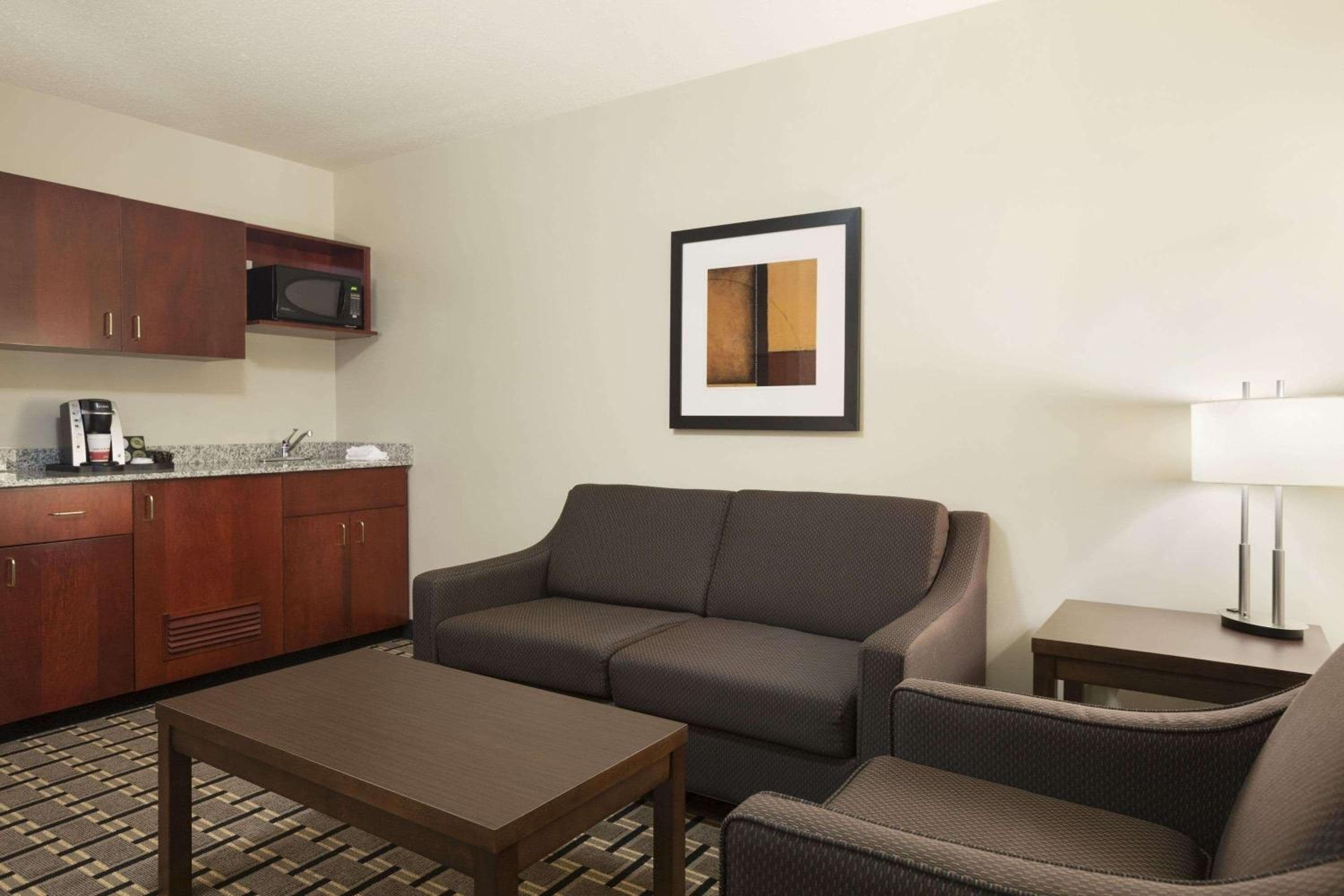 Ramada by Wyndham Edson