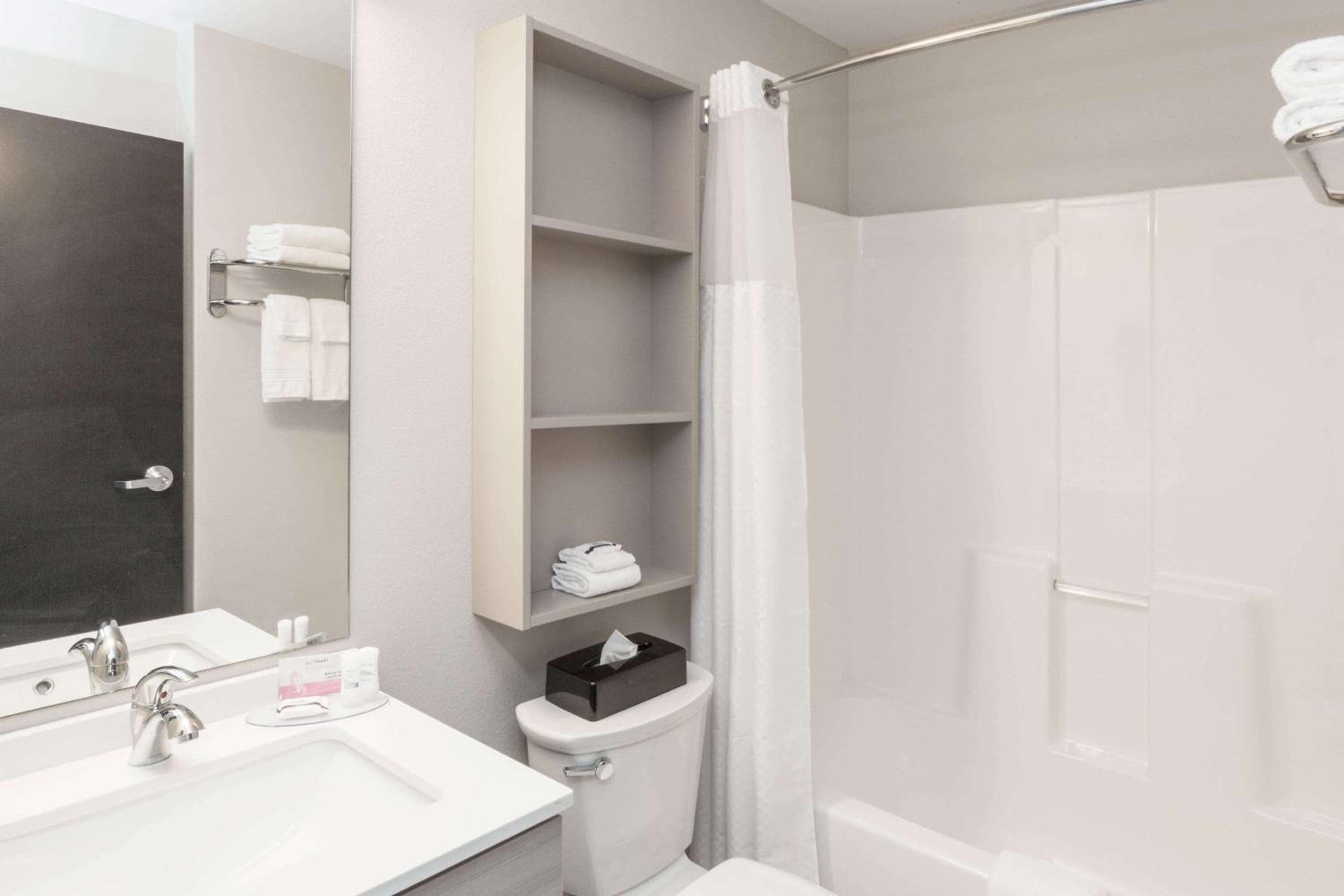 Microtel Inn & Suites by Wyndham West Fargo Near Medical Center