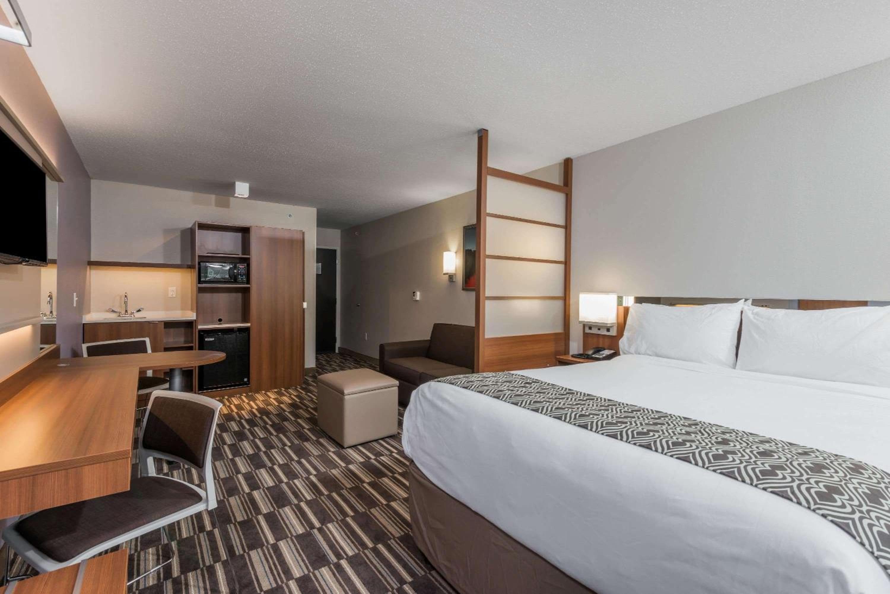 Microtel Inn & Suites by Wyndham Altoona
