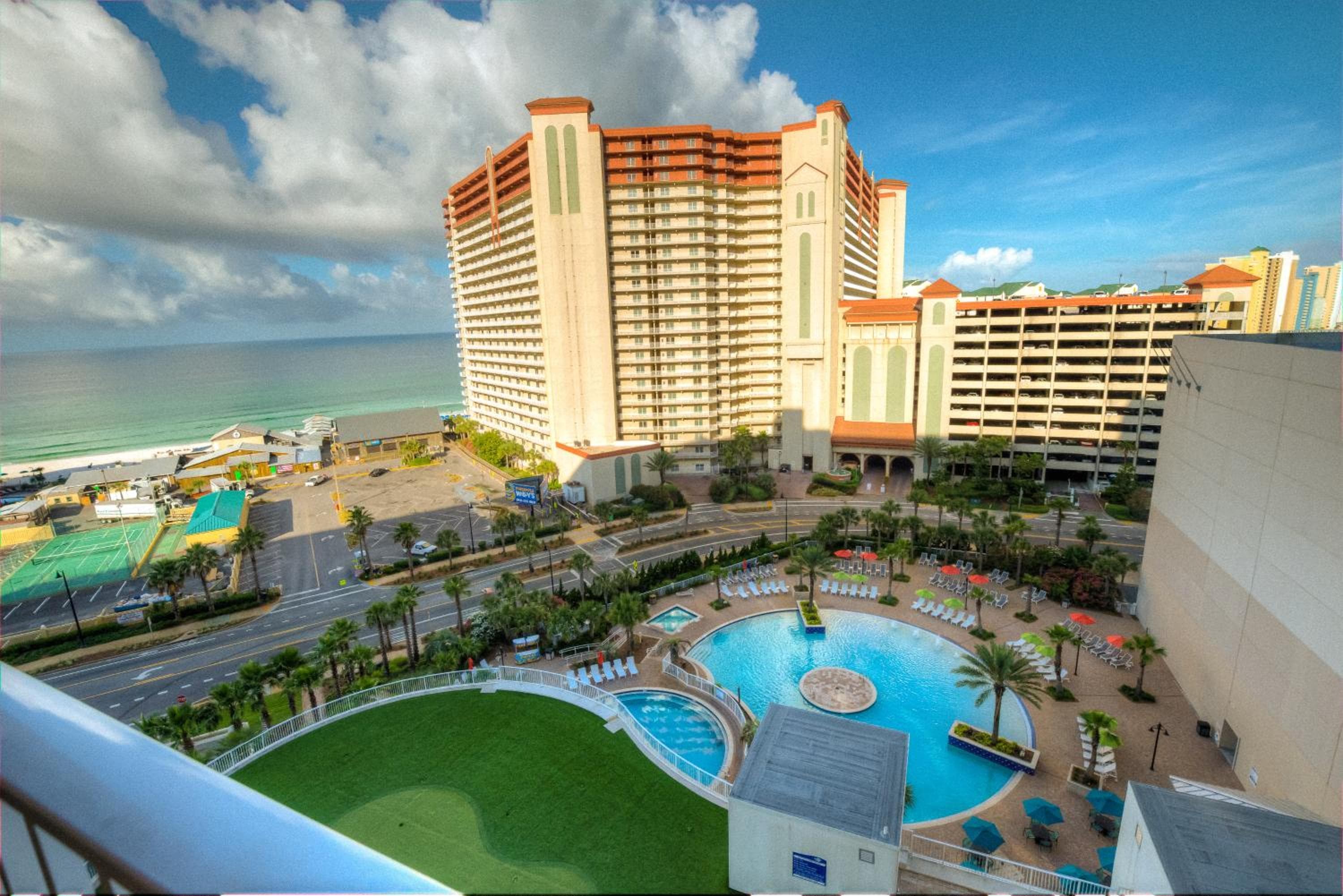 Laketown Wharf 537 By Aneliya