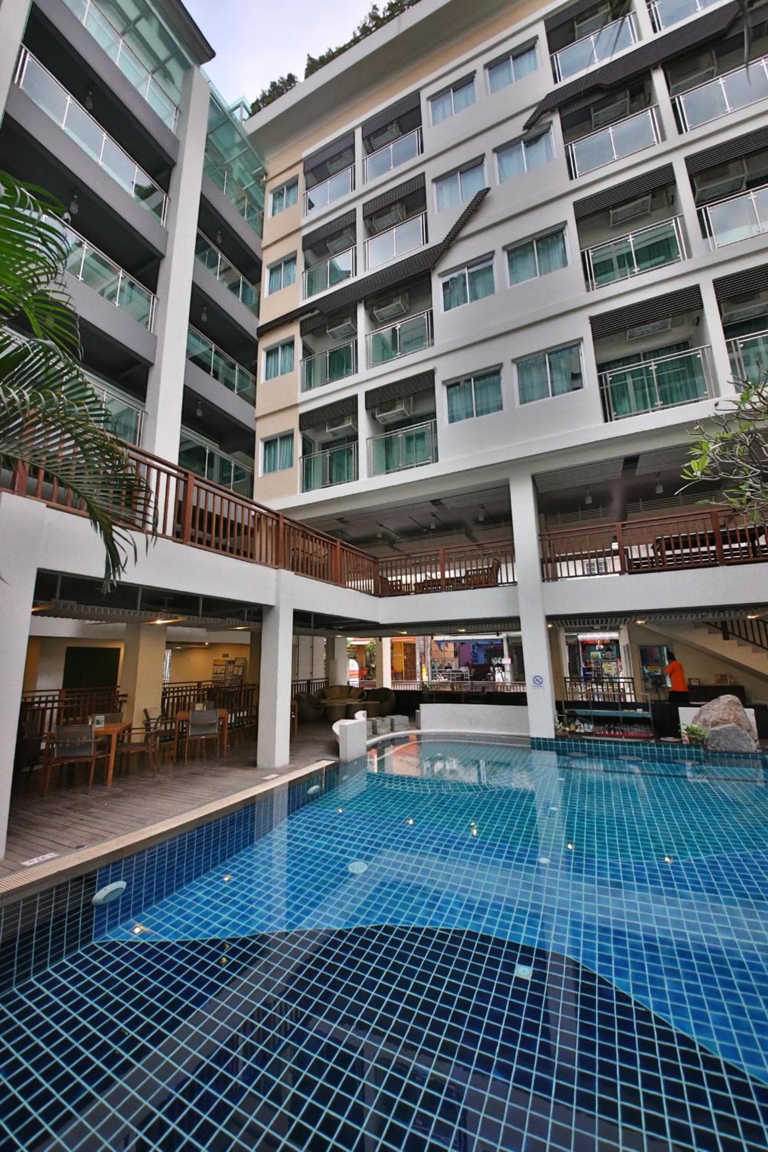 Sunshine Hotel & Residences