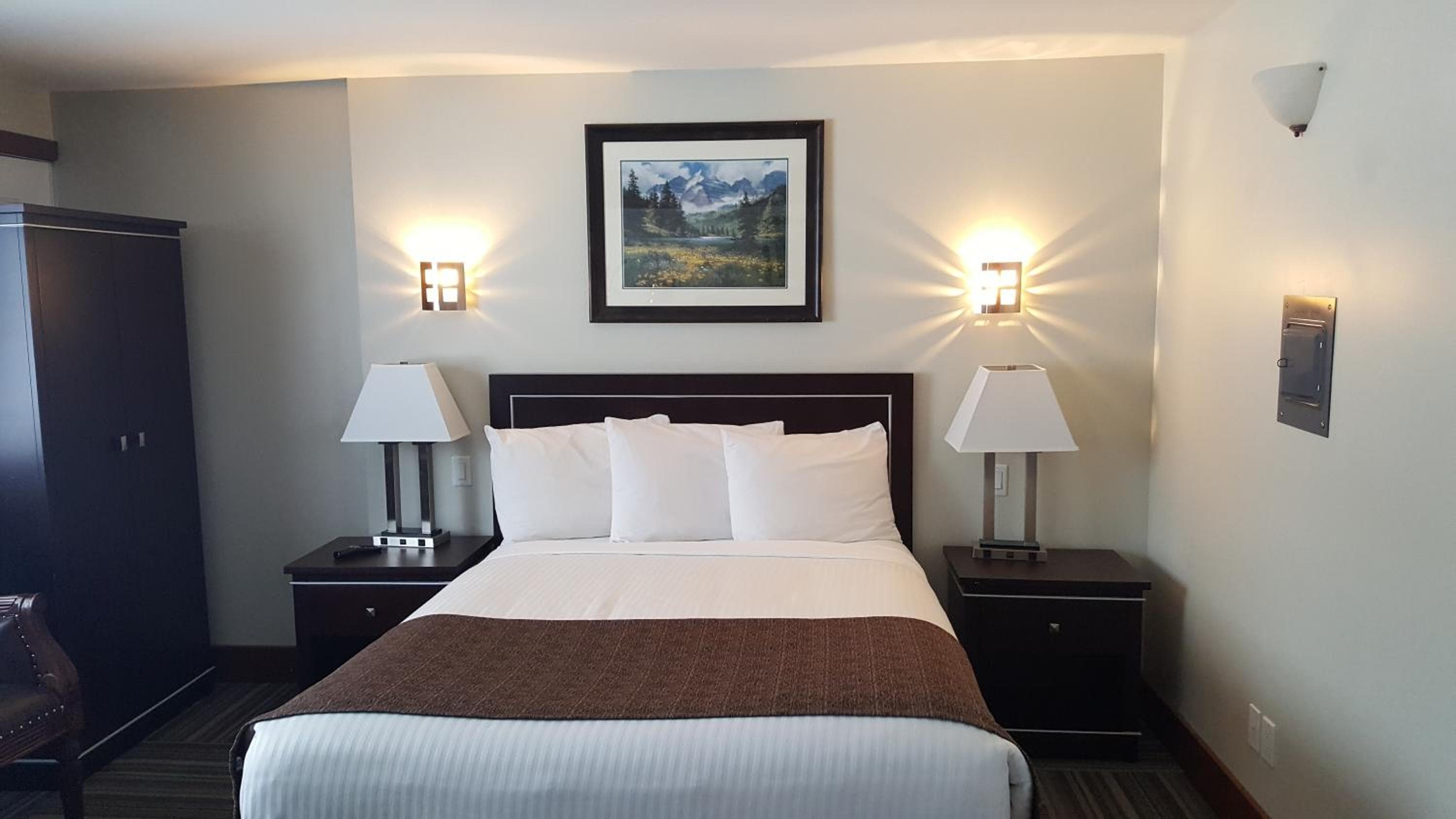 Travelodge by Wyndham Golden Sportsman Lodge