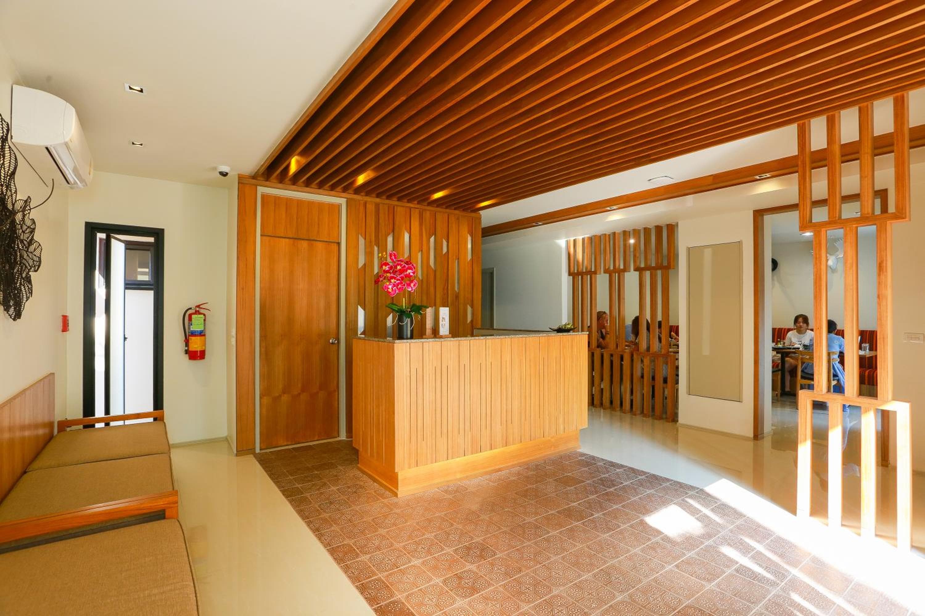 Lanna Thaphae Hotel
