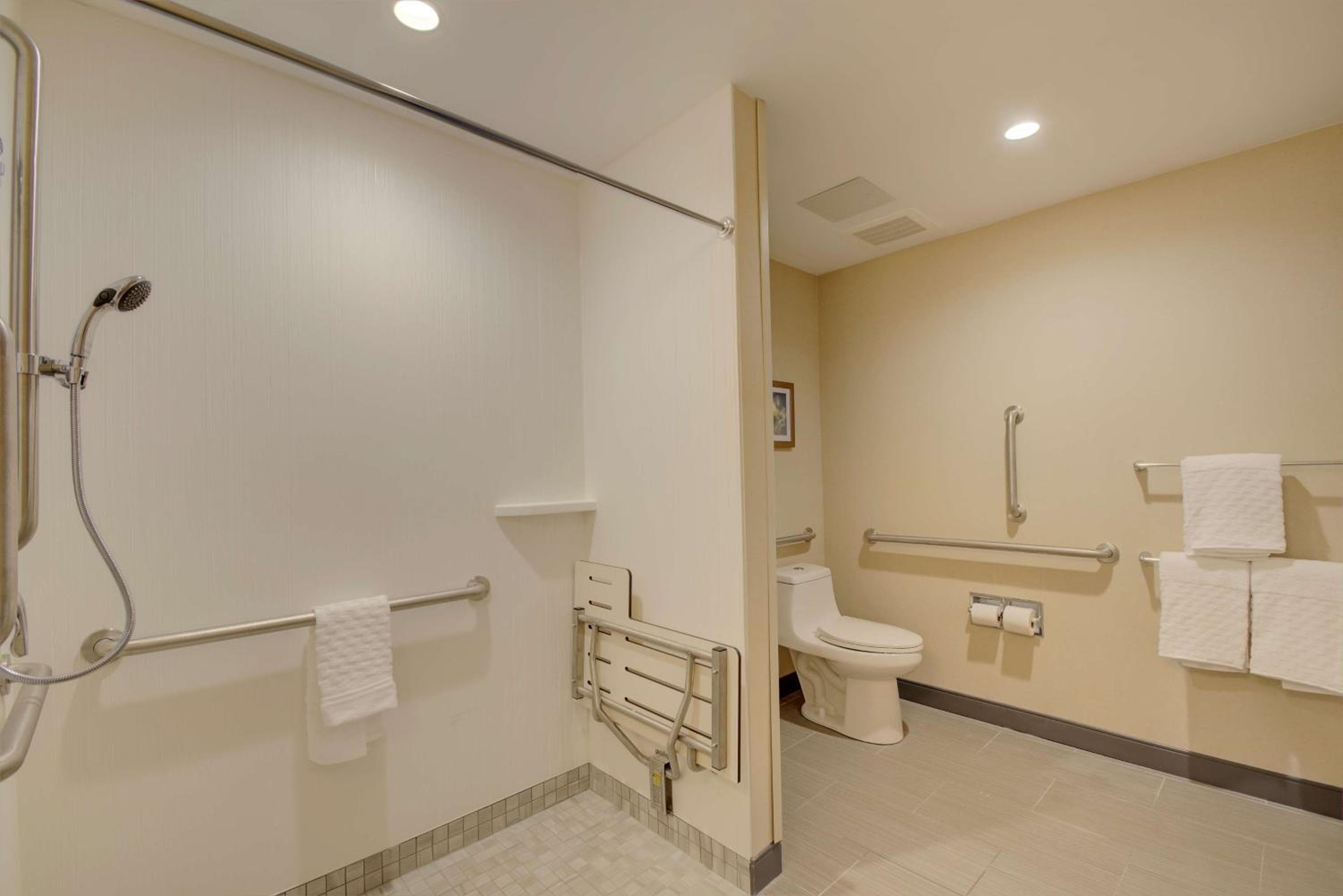 Best Western Hampshire Inn & Suites