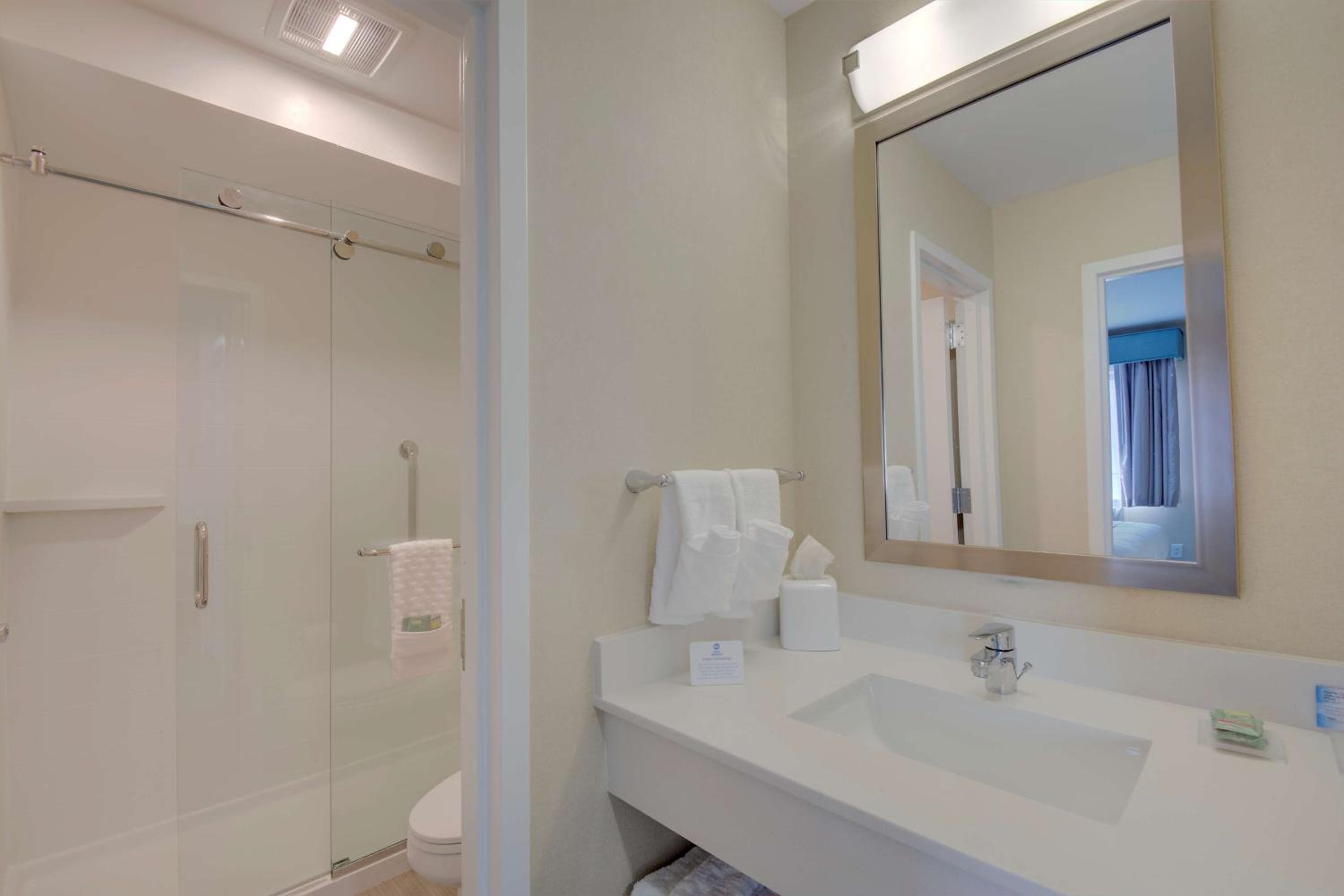 Best Western Hampshire Inn & Suites