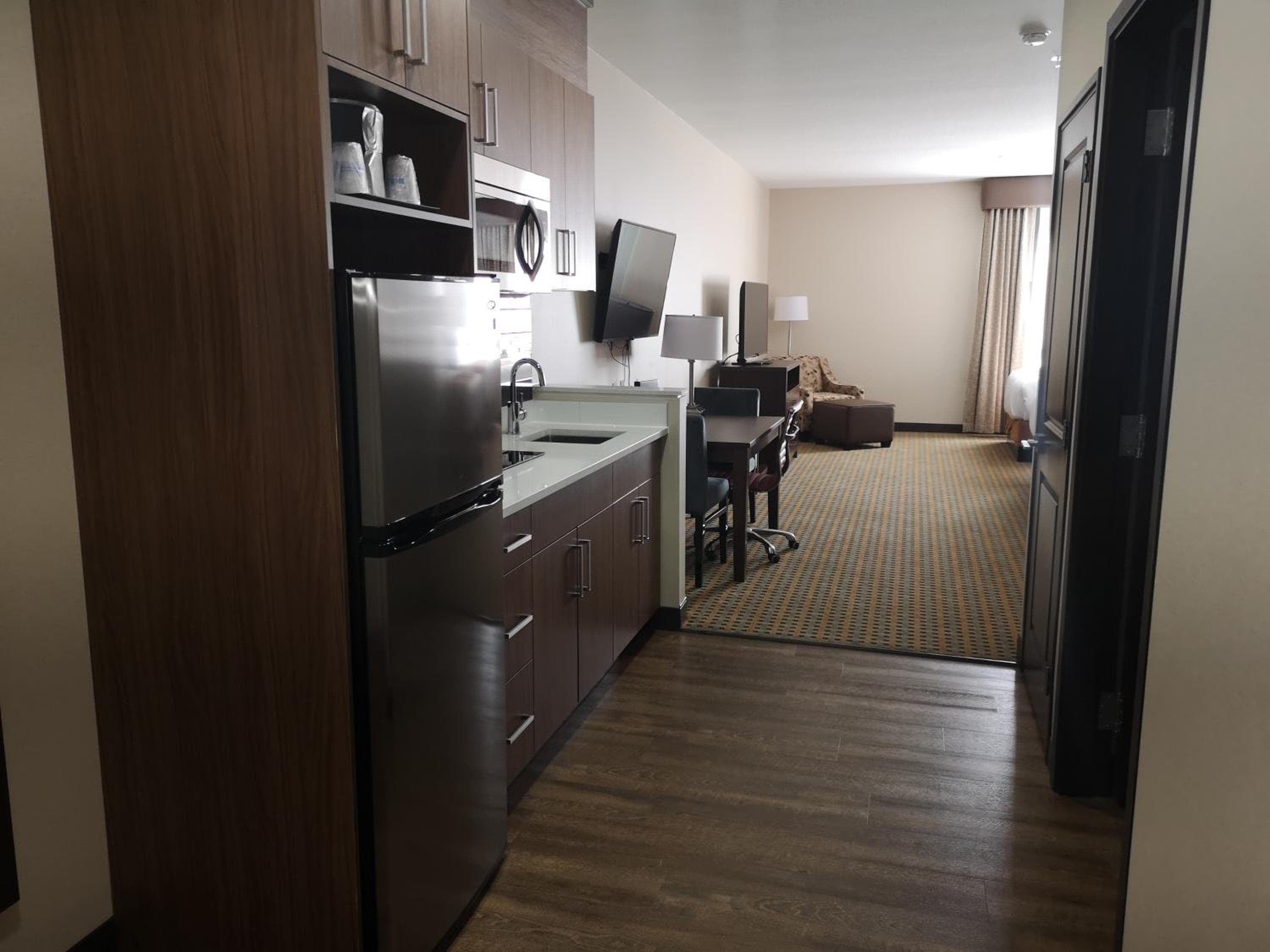 Best Western Plus Hinton Inn & Suites