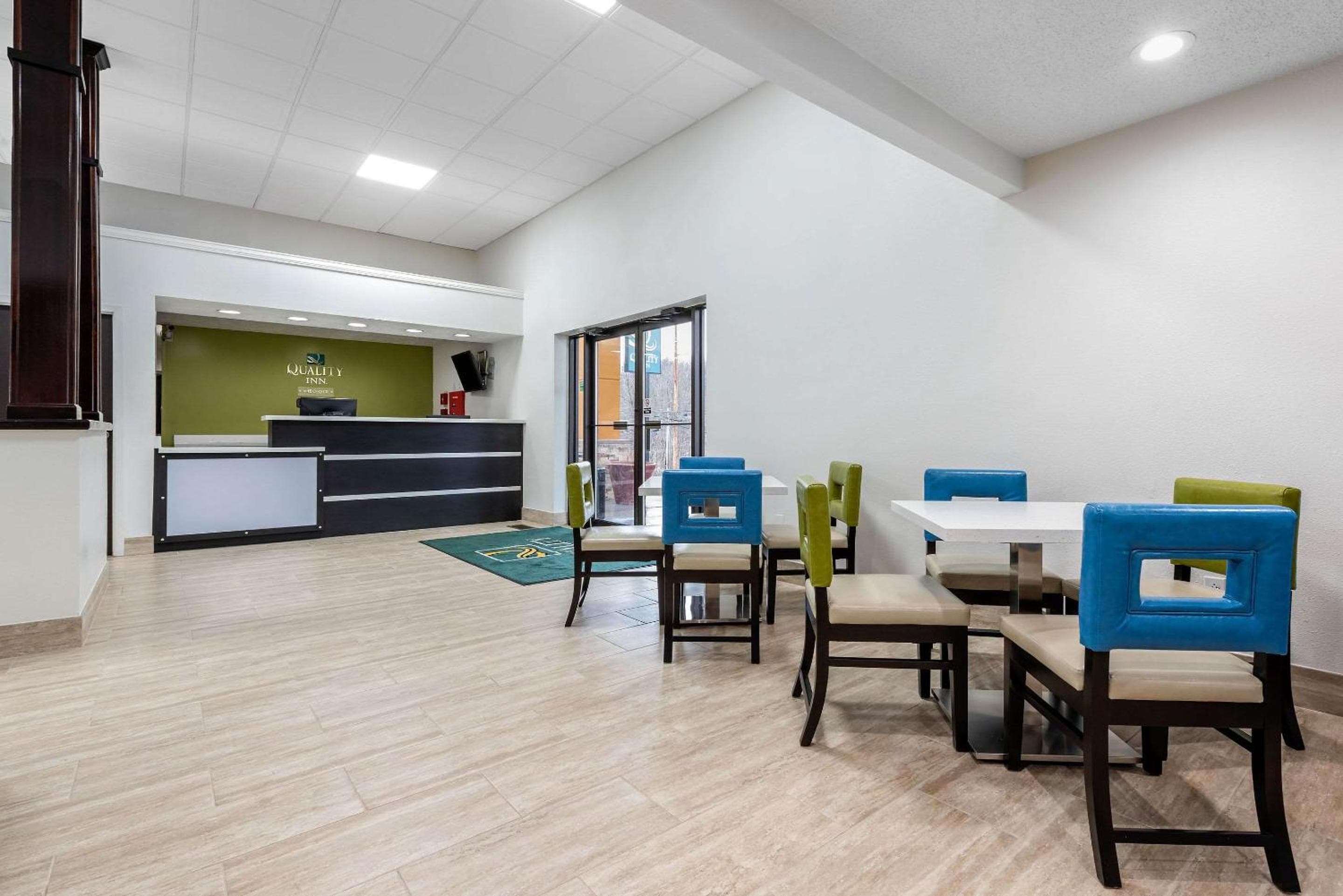 Quality Inn Coraopolis - Pittsburgh Airport