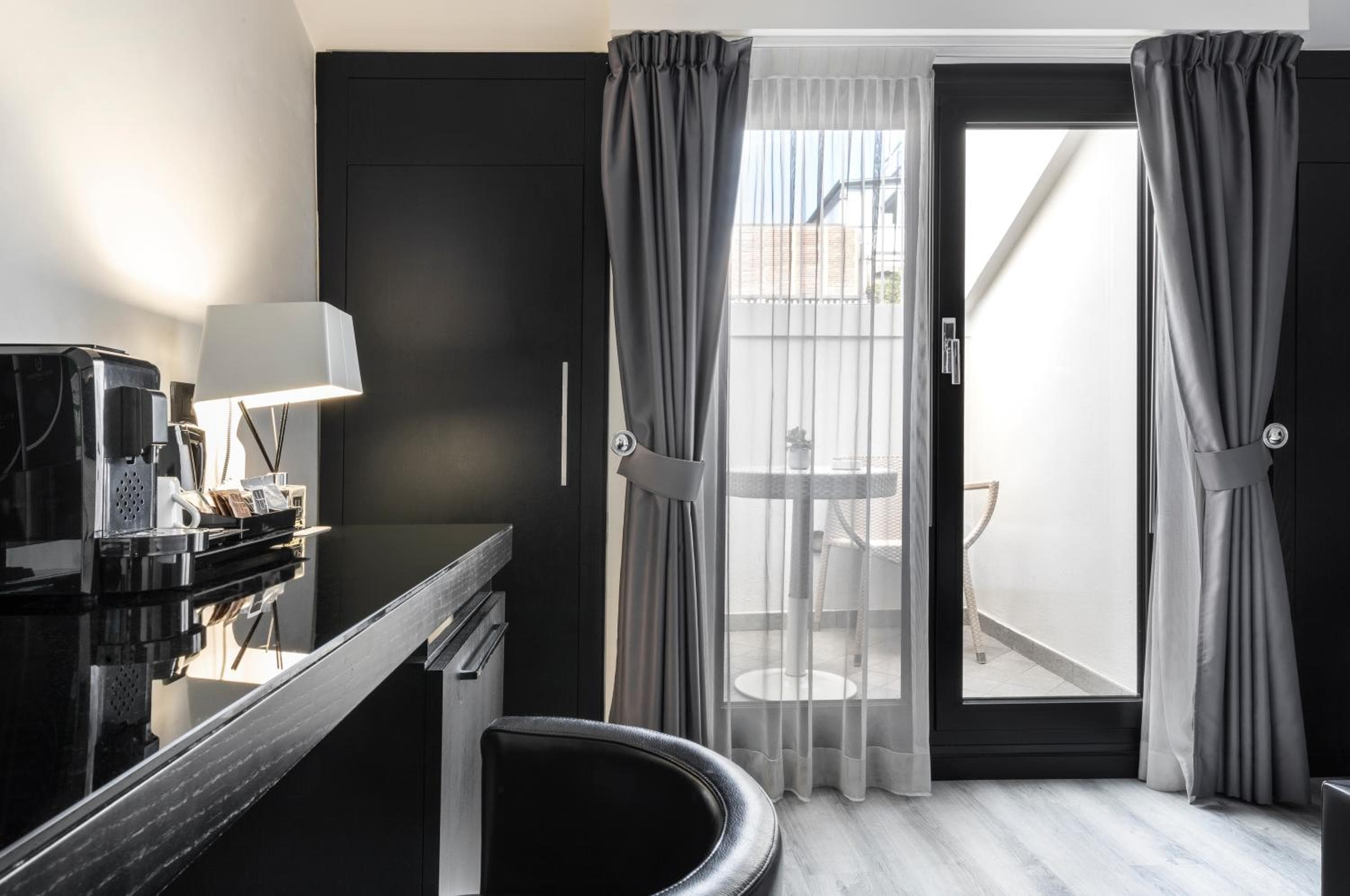 LHP Hotel Napoleon