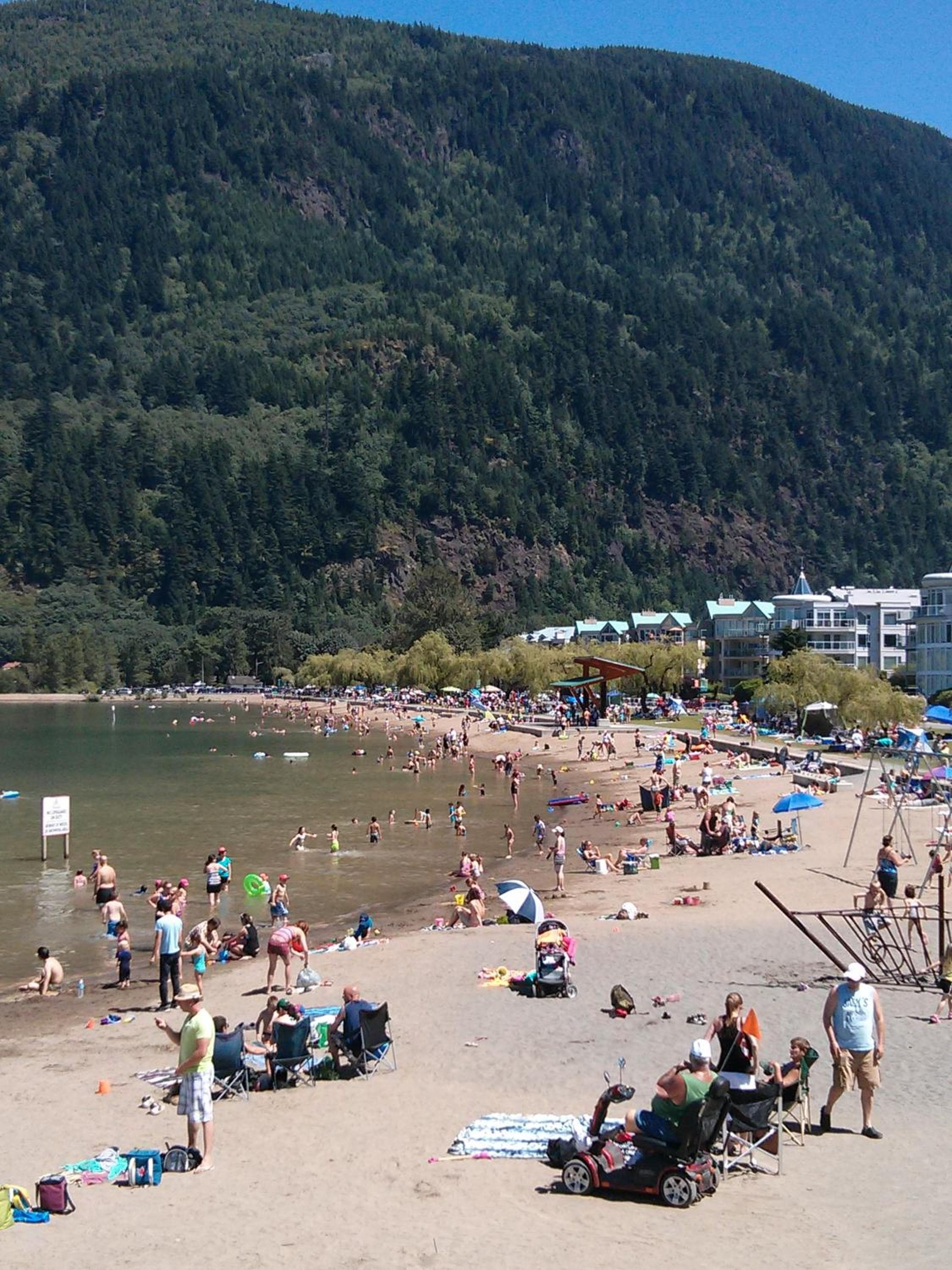 Harrison Lake Hotel
