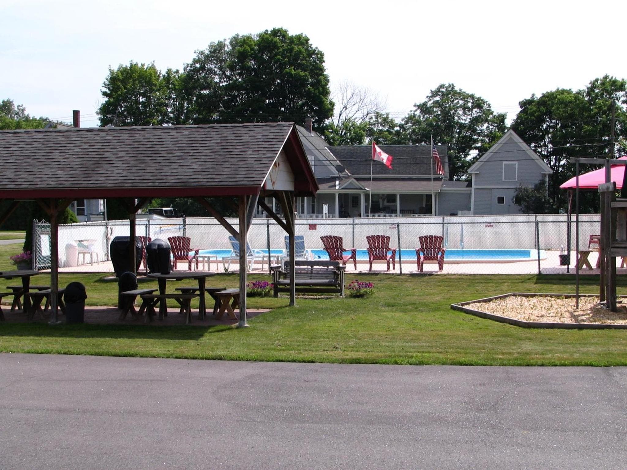 Maple Leaf Motel