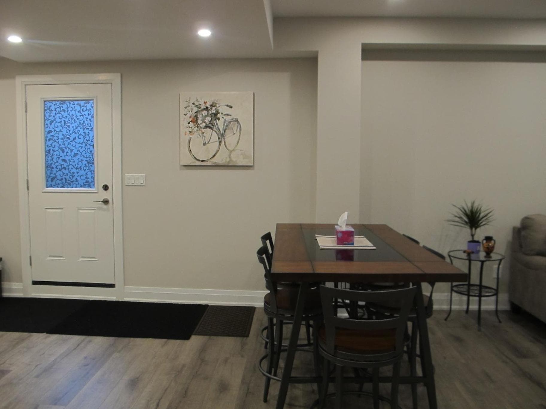 Charming, Comfortable Bsmt Apartment in Pickering