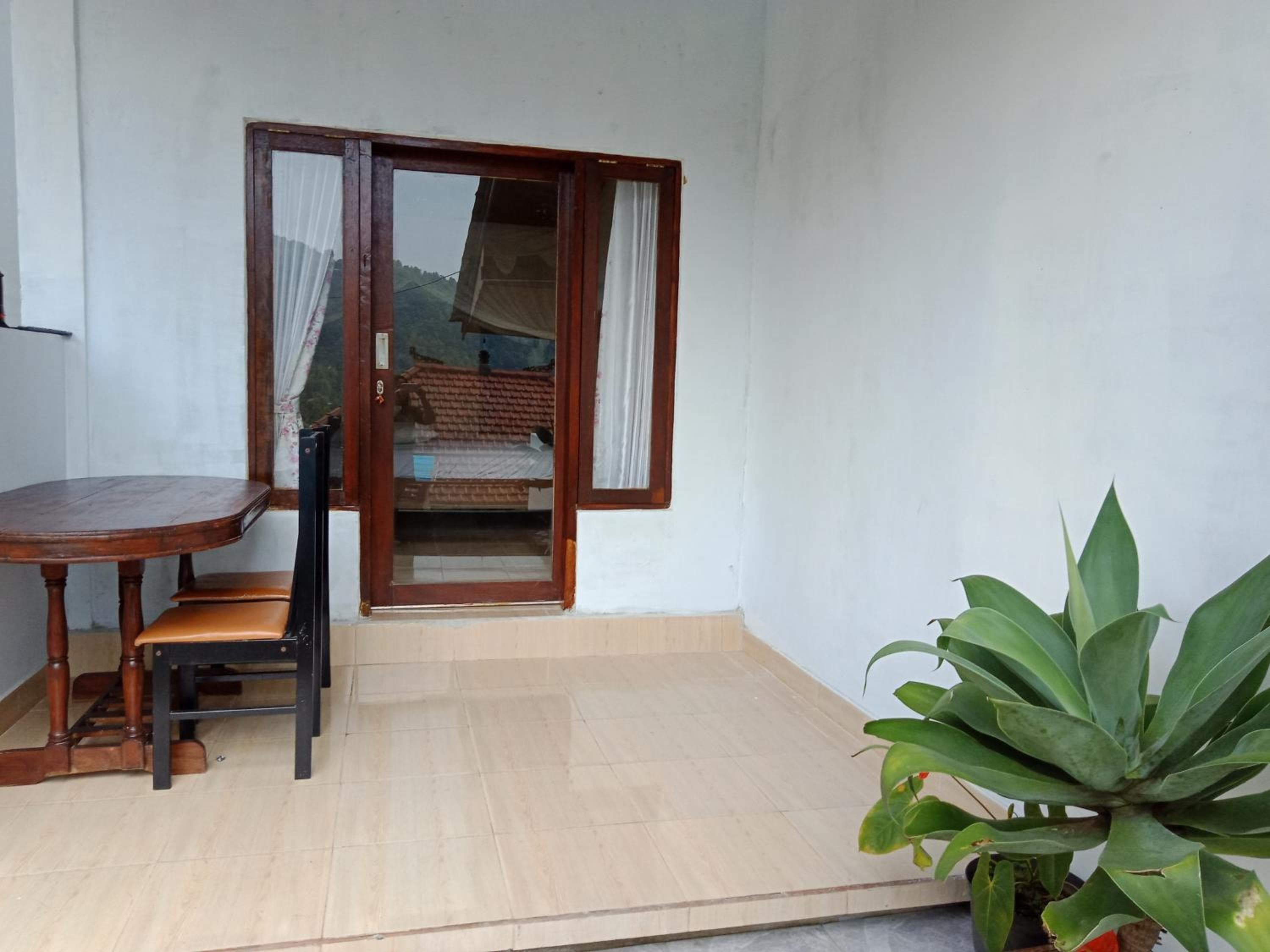 Adila Warung and Homestay