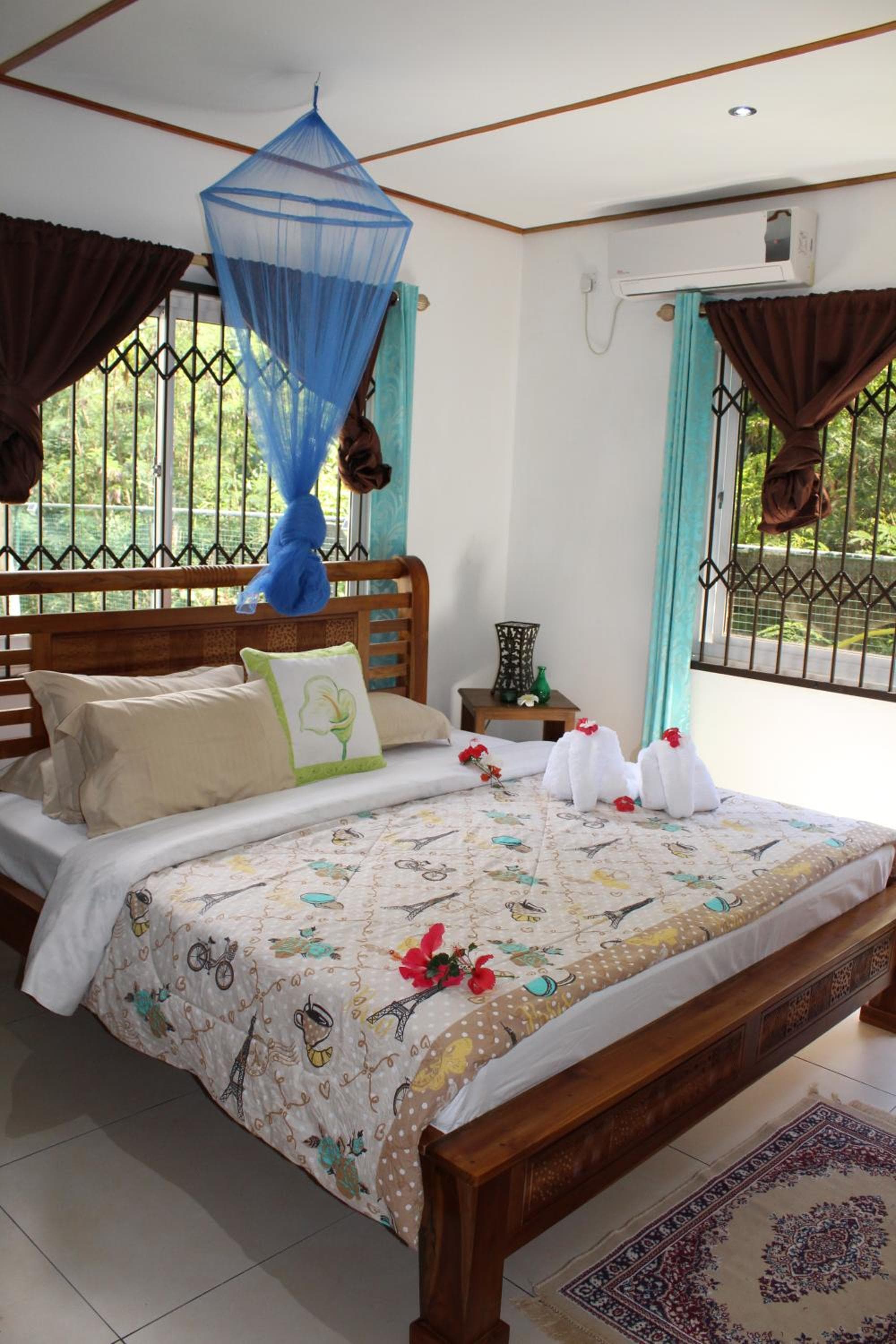 Farida Apartments