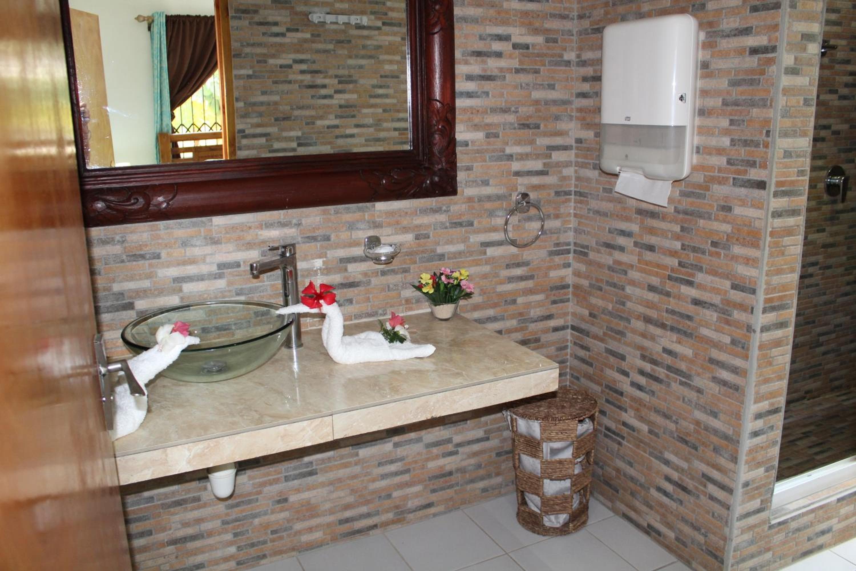 Farida Apartments