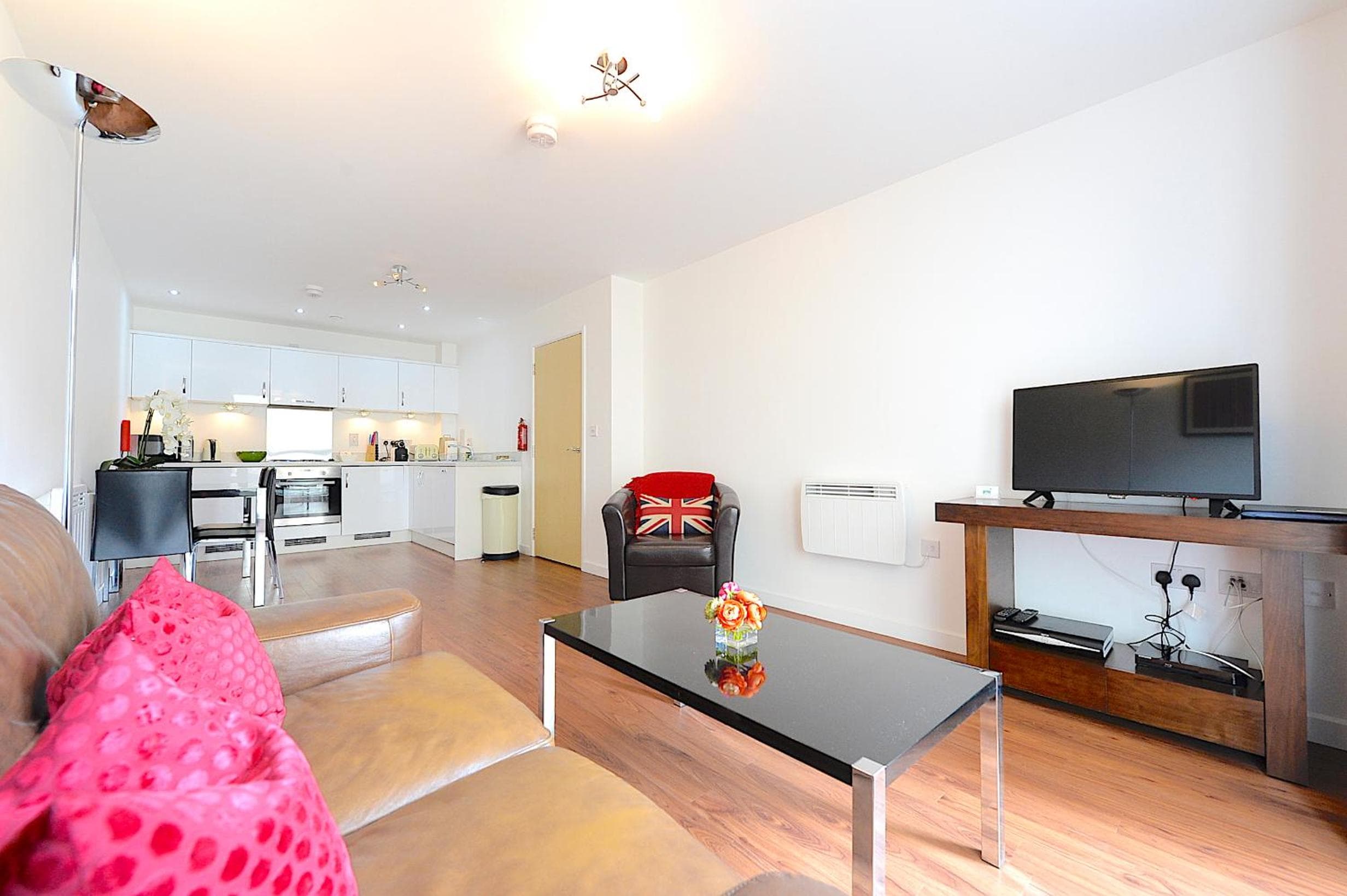 Woking Town Centre - Parking Included by Deilamy Homes