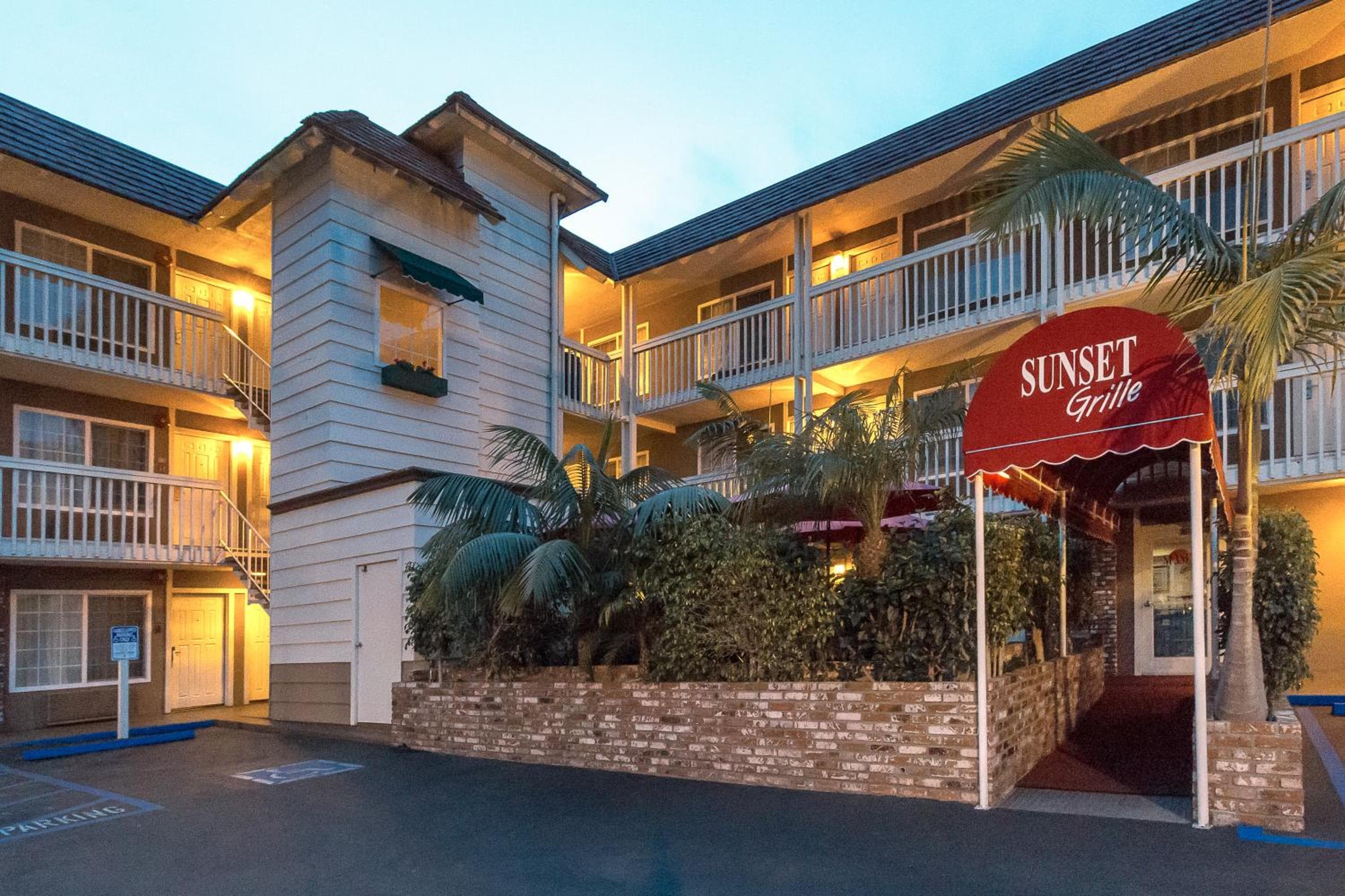 Ramada by Wyndham Costa Mesa/Newport Beach