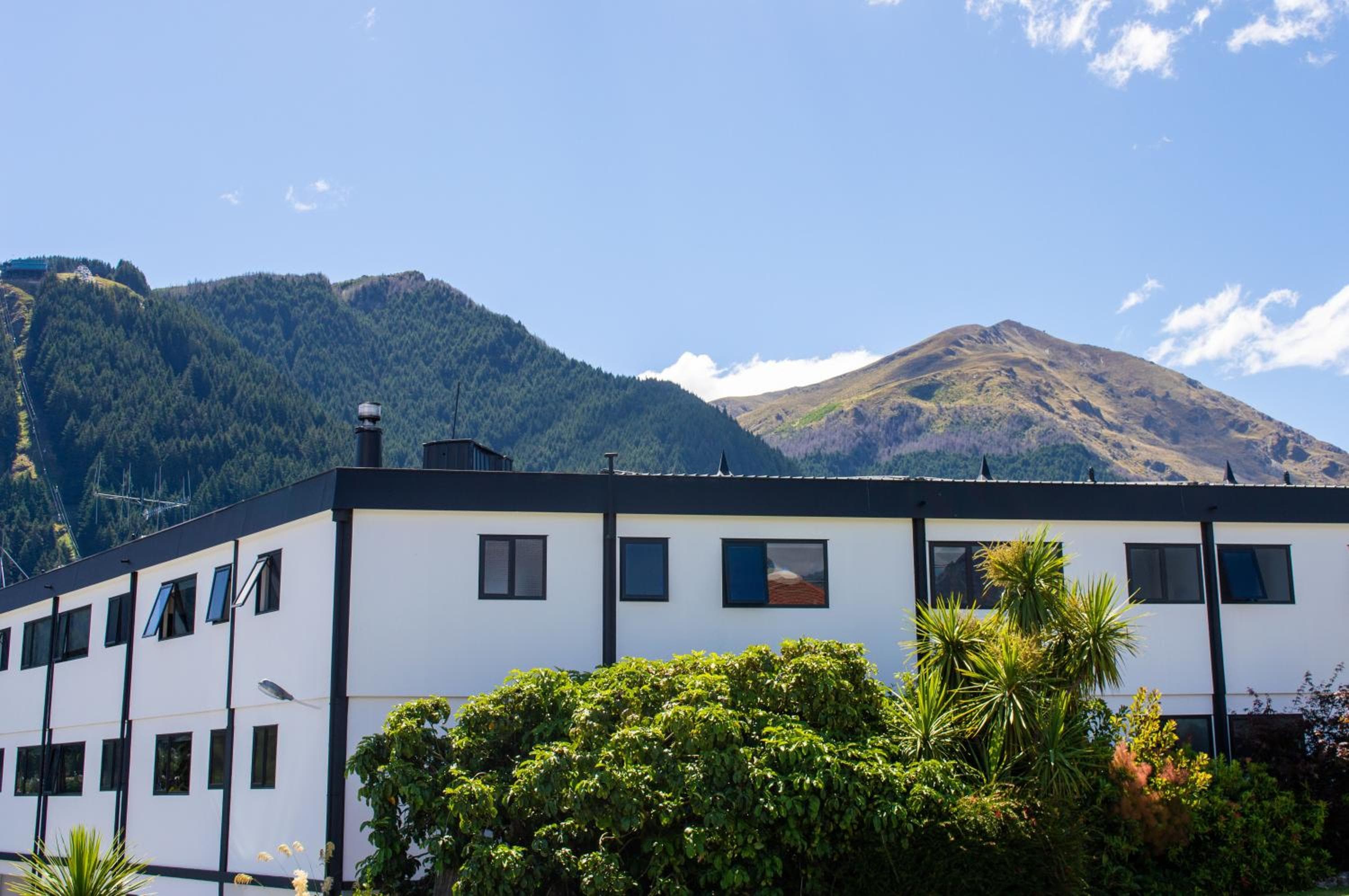 Four Seasons Motel