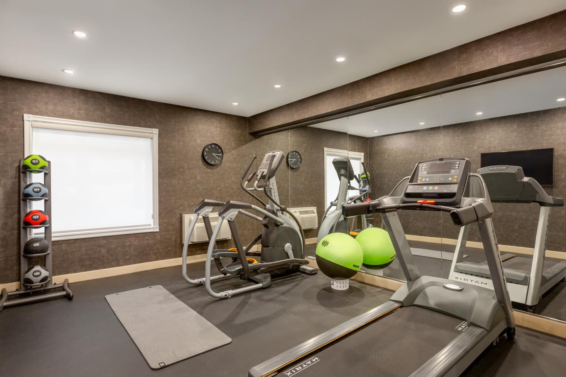 Days Inn by Wyndham Toronto West Mississauga