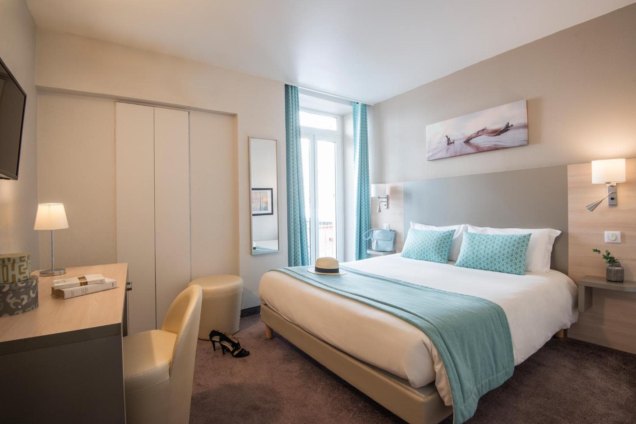 hotel room