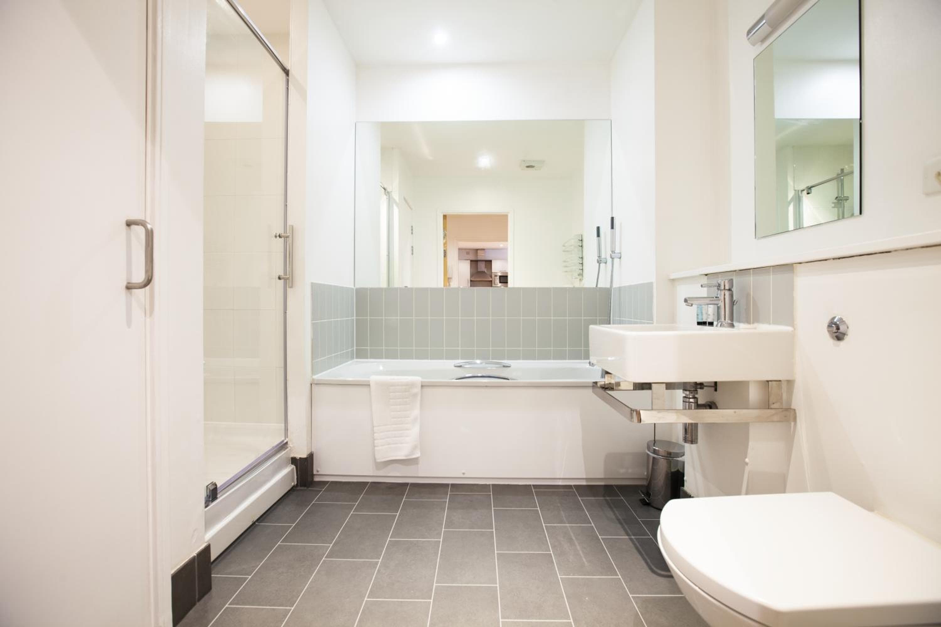 Urban Living's - The Burley Luxury City Apartment