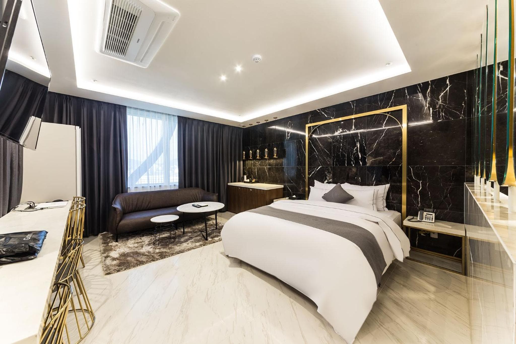 Astro Hotel