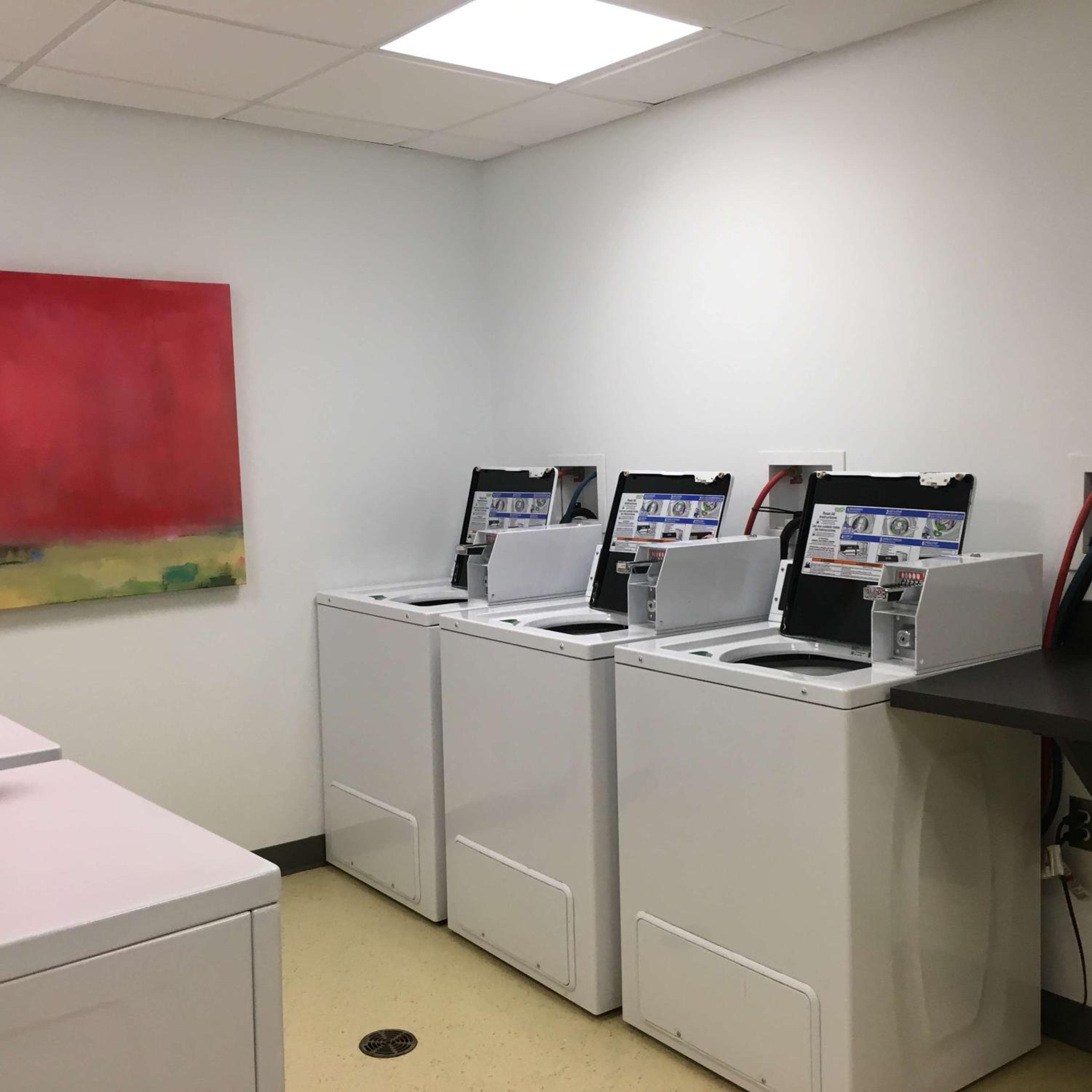 Best Western Plus Airport Inn & Suites