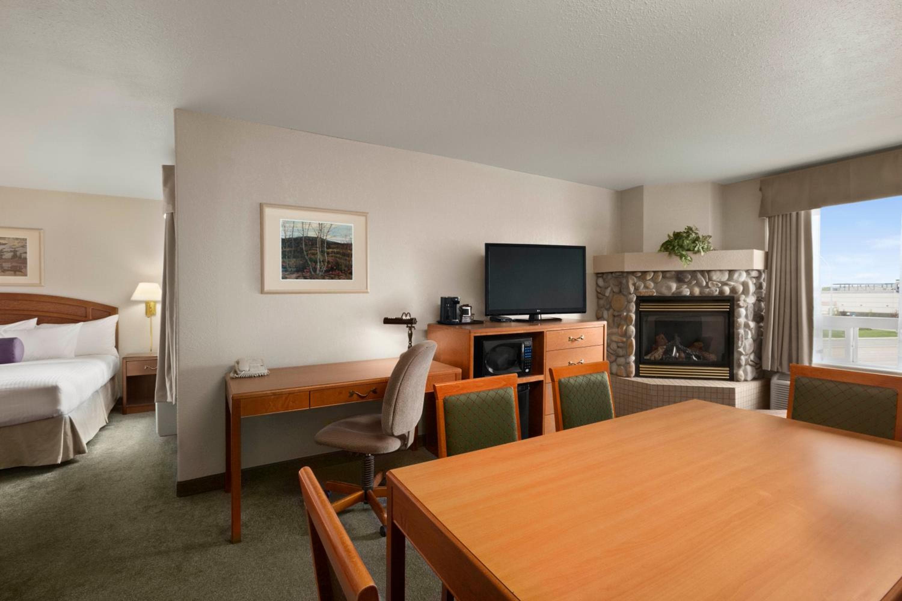 Prairie Crest Red Deer by IHG